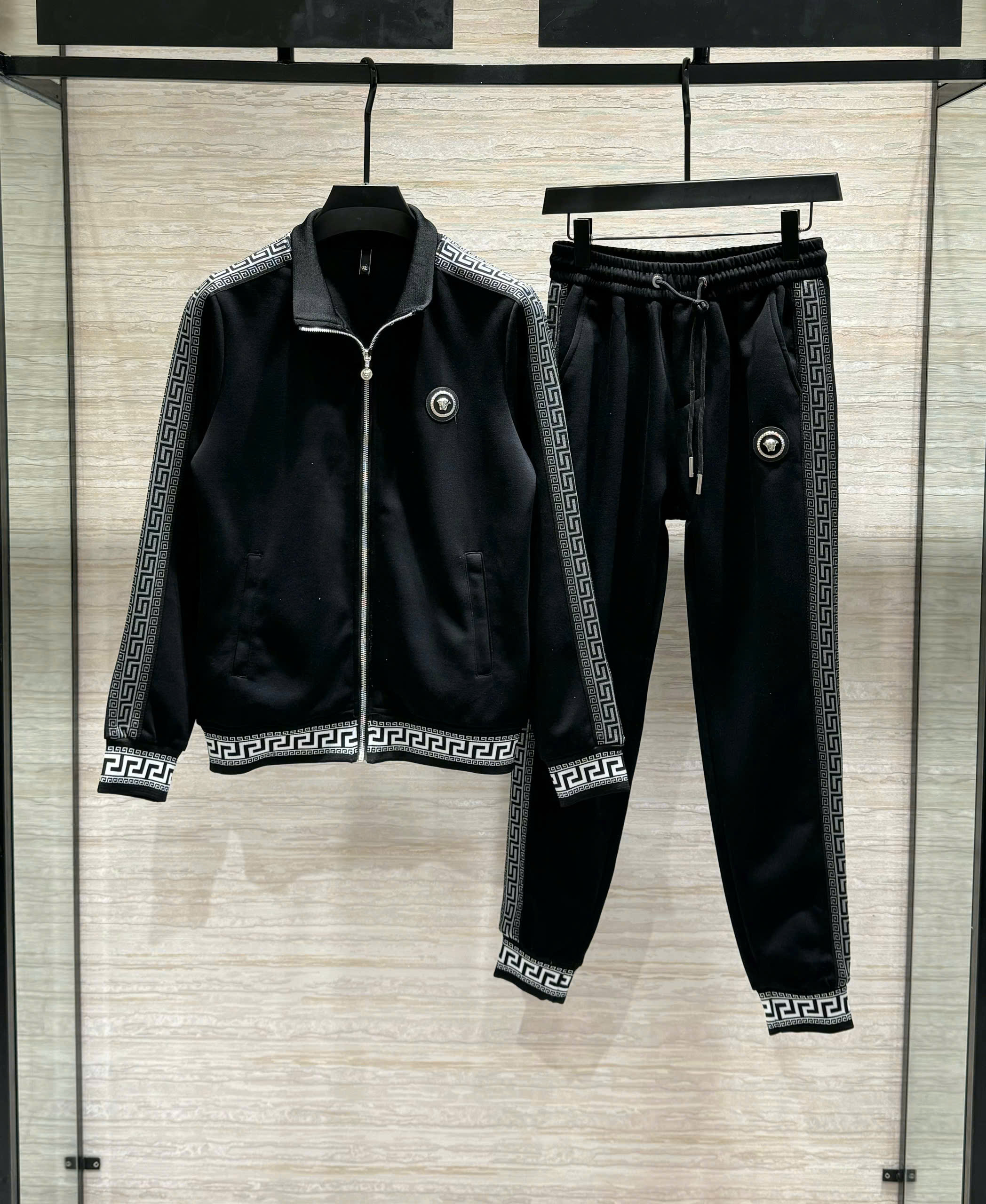 Set bộ nỉ Versace logo check viền tag ngực mặt Quỷ Like Auth XL-5XL DDT