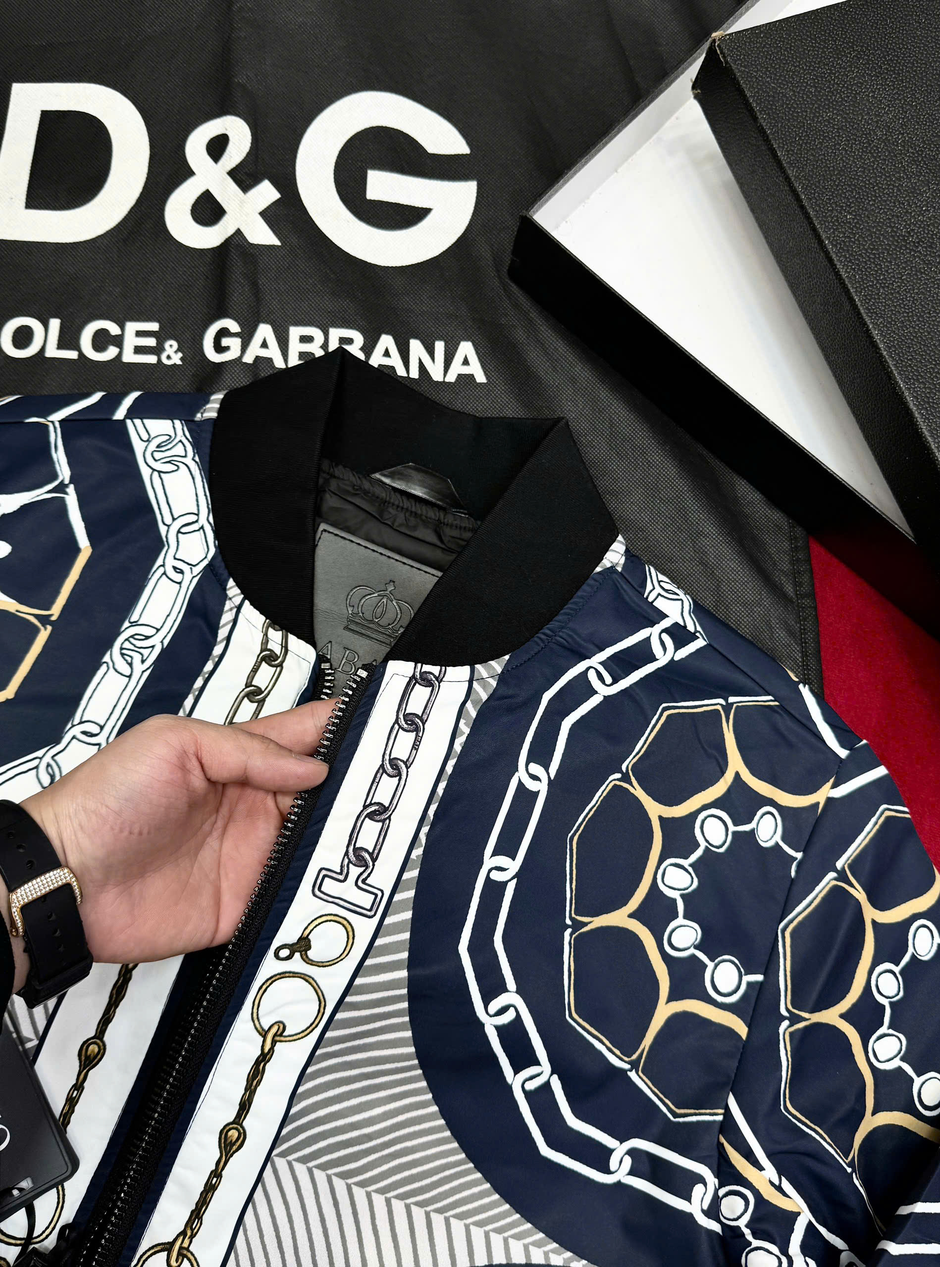 Áo khoác bomber Dolce Gabbana DG họa tiết Xích phối Vạn Hoa Like Auth 46-50 CD
