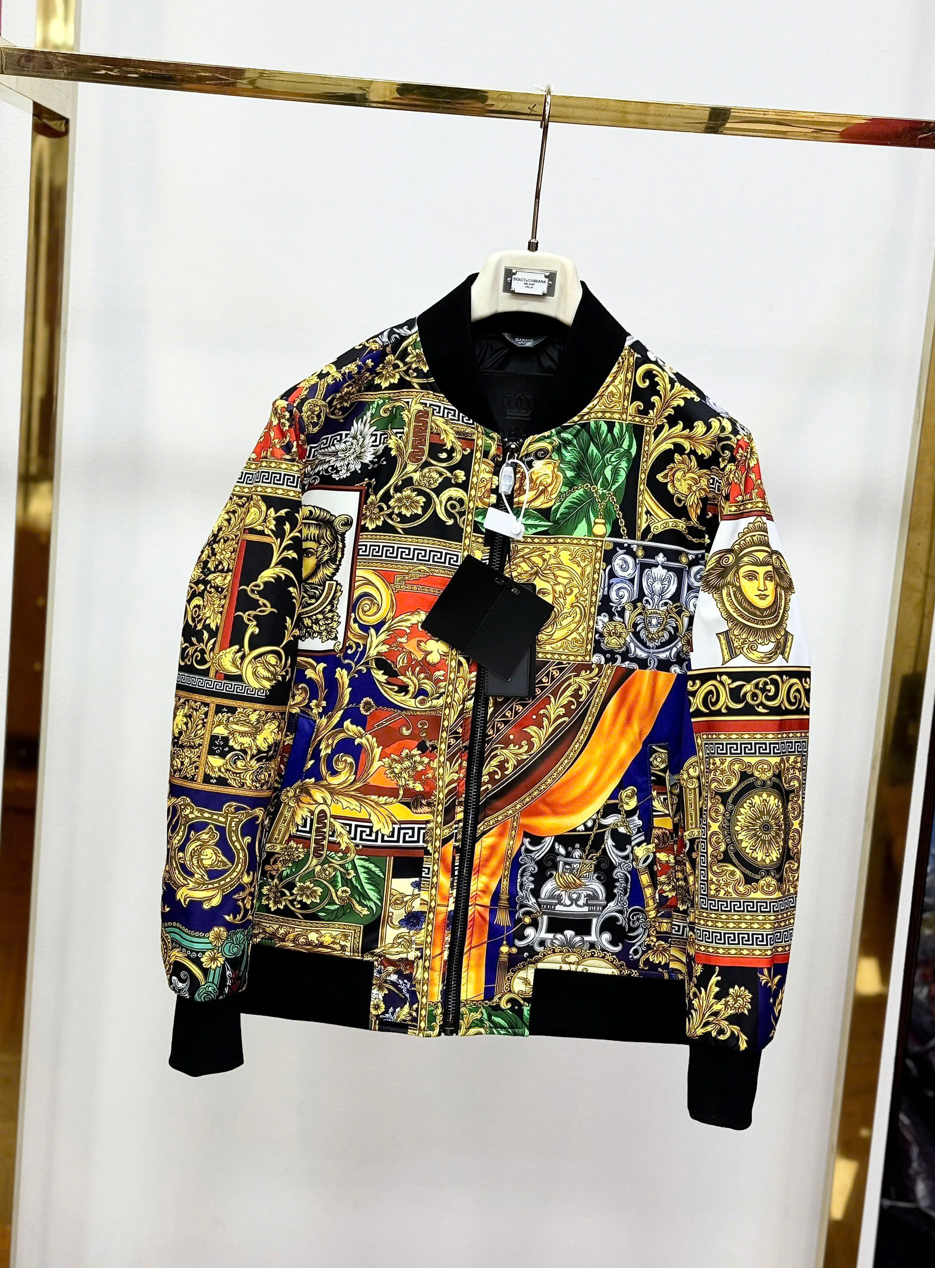 Áo khoác Bomber Versace VS họa tiết mặt quỷ Vàng Like Auth 44-50 CD