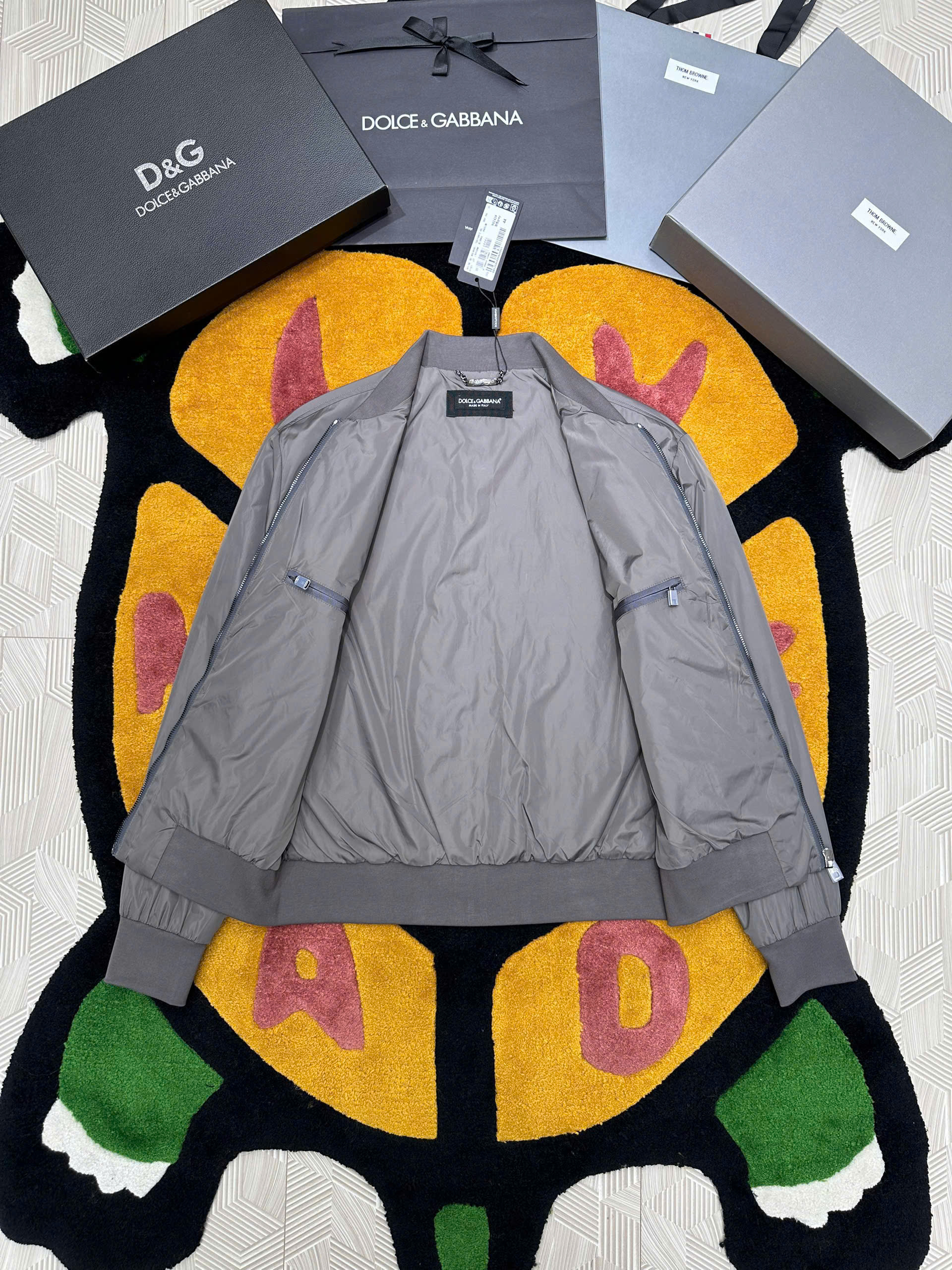 Áo khoác bomber Dolce Gabbana DG Xám logo tag vuông ngực Like Auth 44-48 MK