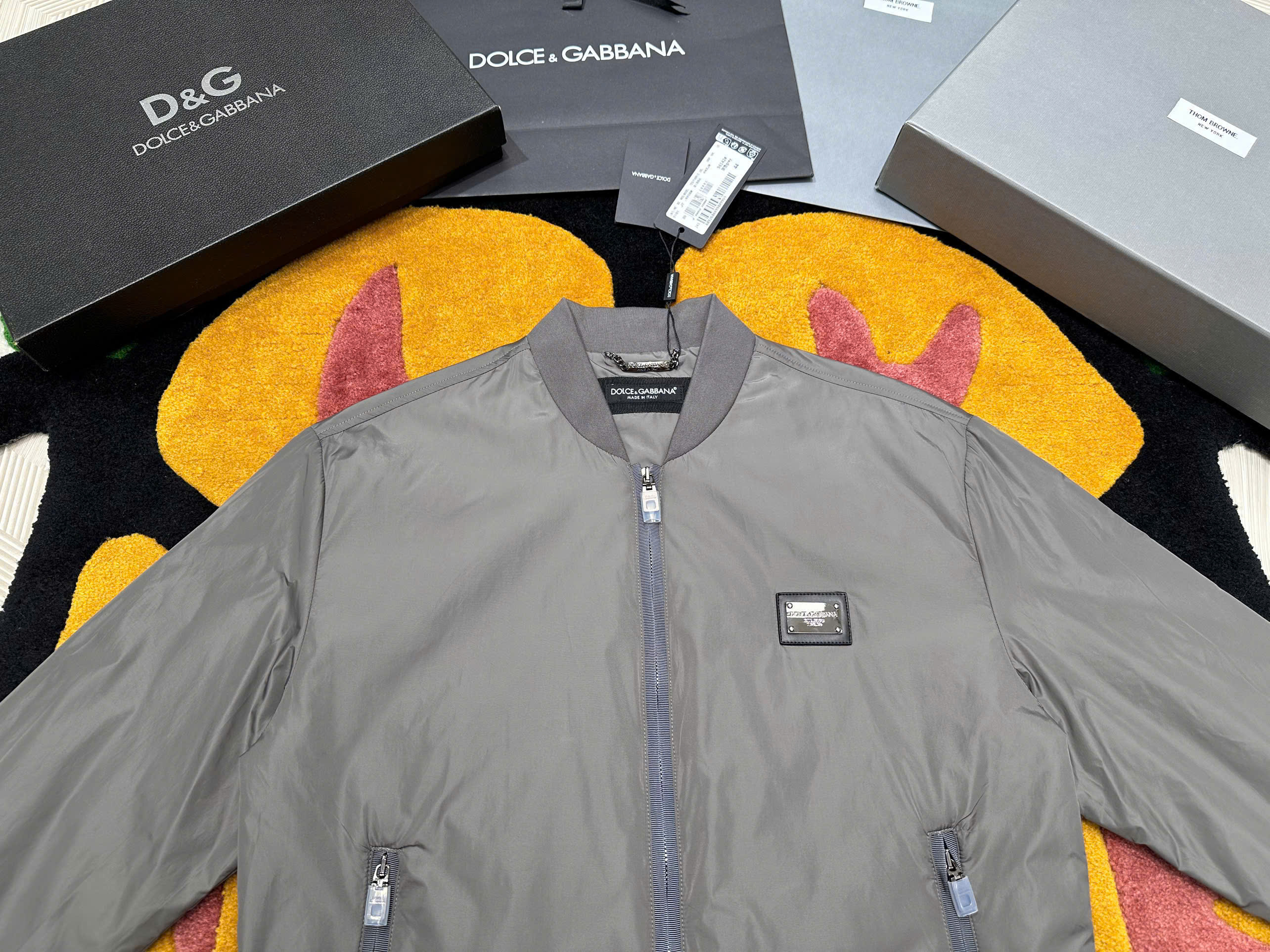 Áo khoác bomber Dolce Gabbana DG Xám logo tag vuông ngực Like Auth 44-48 MK