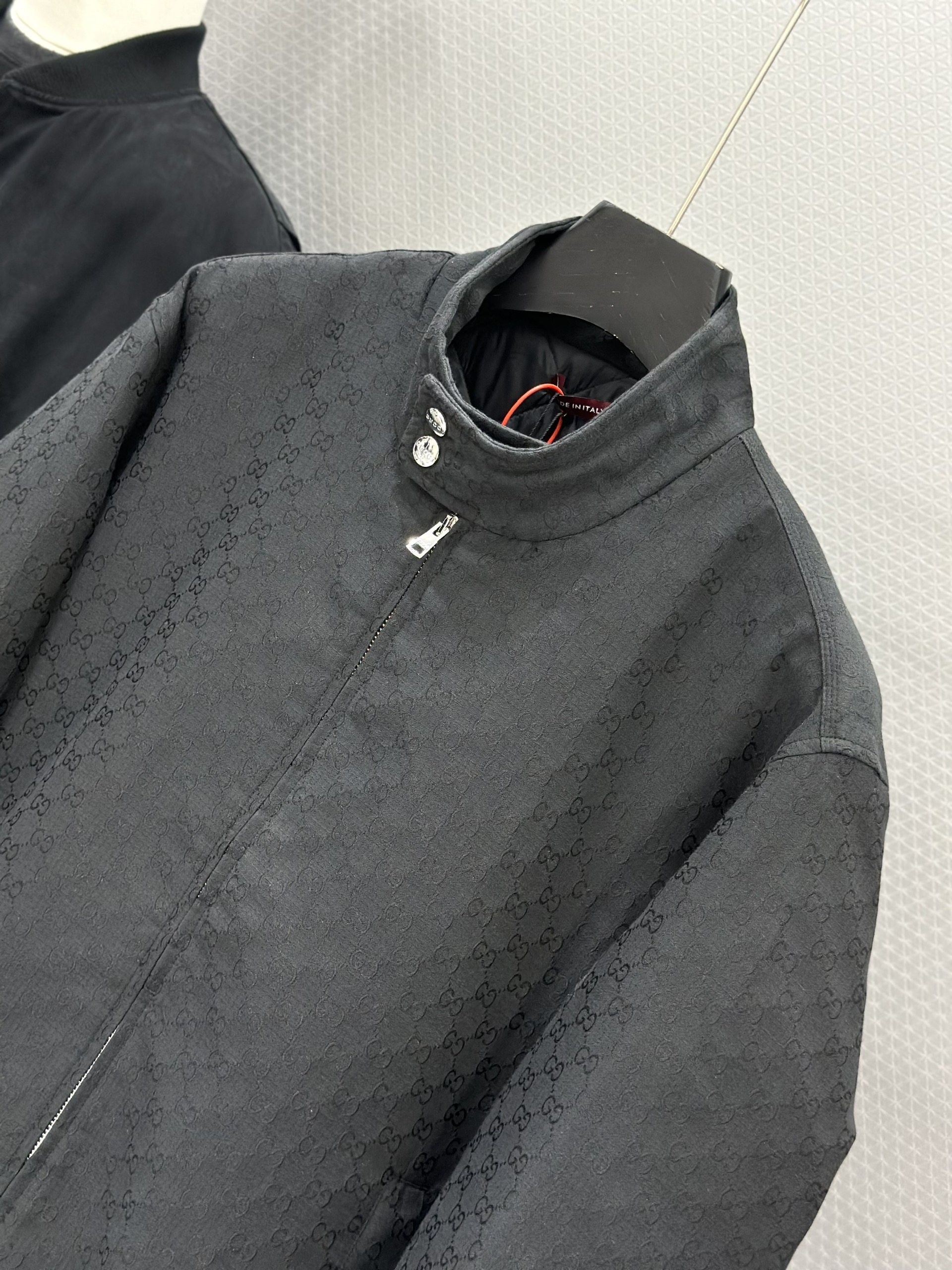 Áo khoác Gucci GC 731 Đen monogram full khóa cổ cài Like Auth 48-52 VTN