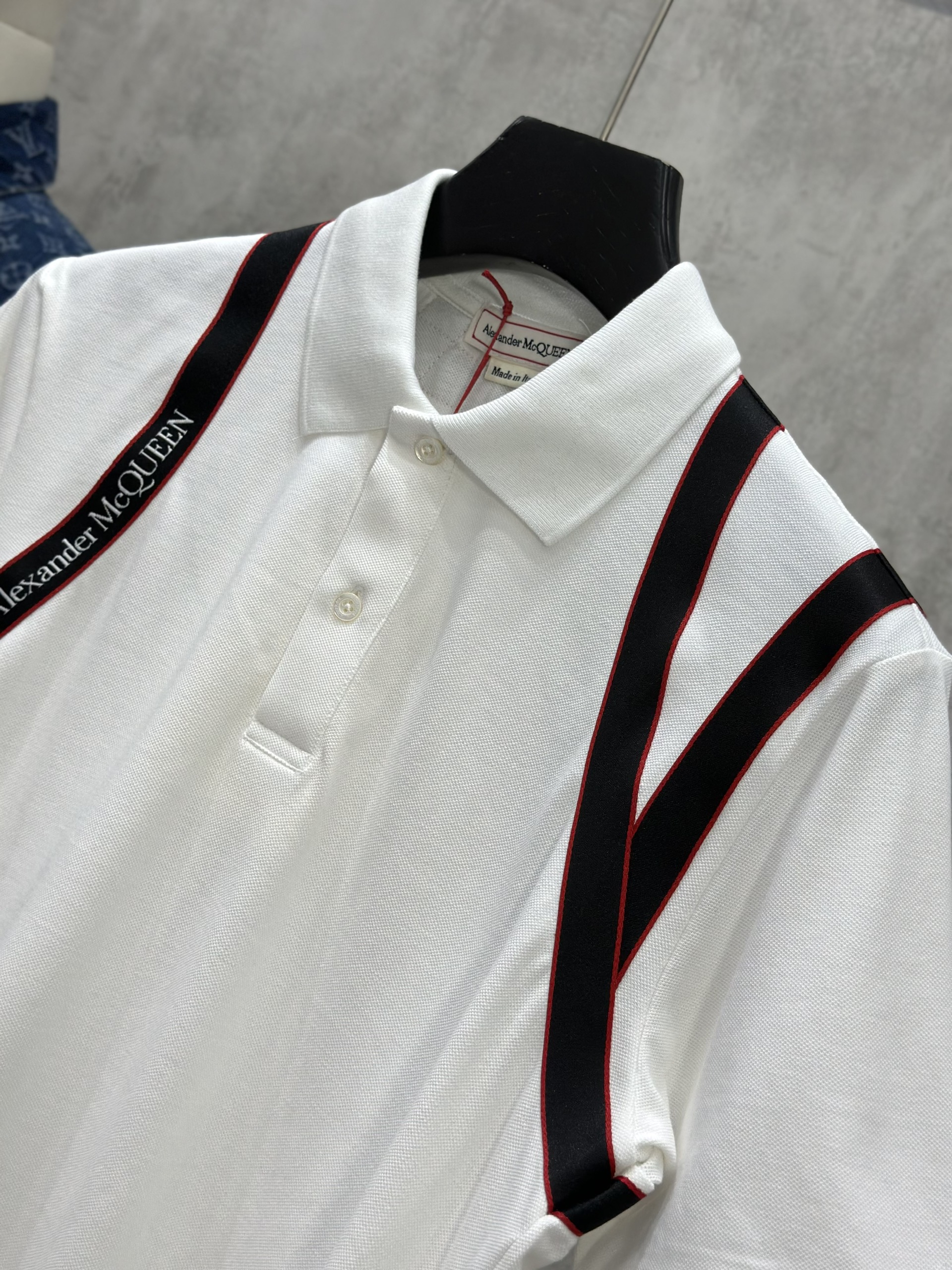 Áo polo Mcqueen MCQ Trắng phối vạt vai Đen Like Auth S-XL VTN