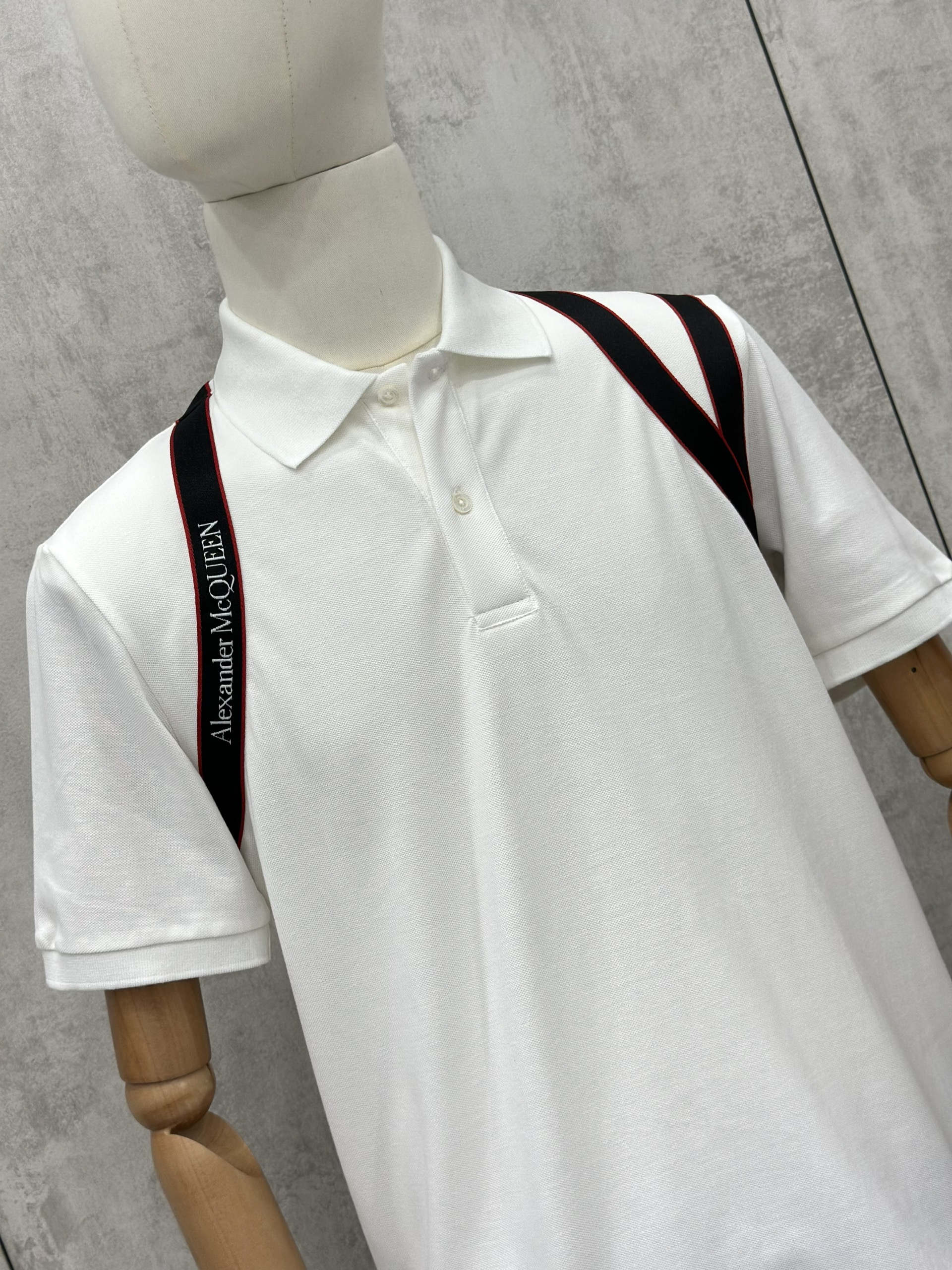 Áo polo Mcqueen MCQ Trắng phối vạt vai Đen Like Auth S-XL VTN