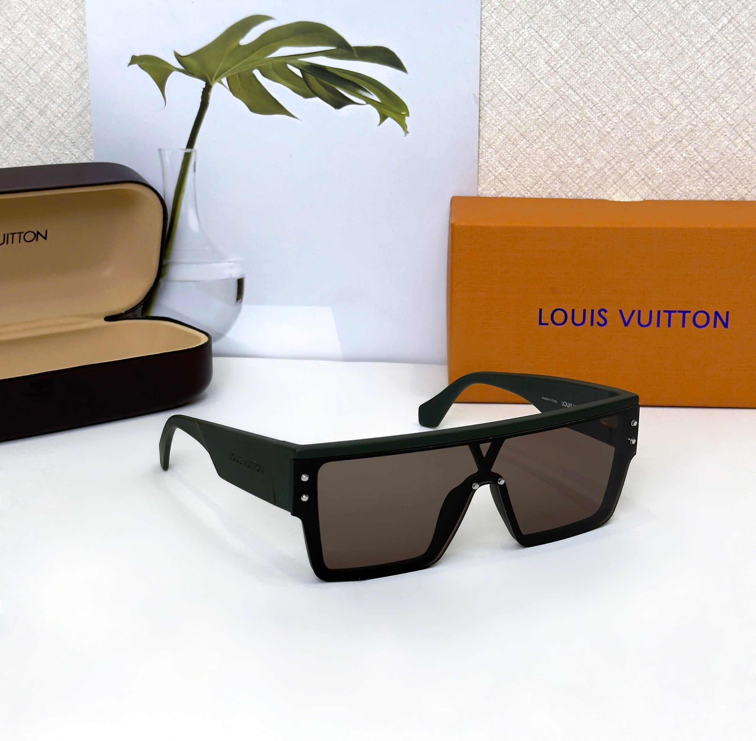 Kính mắt thời trang Louis Vuitton LV Đen mắt Nâu Like Auth on web fulbox DDT