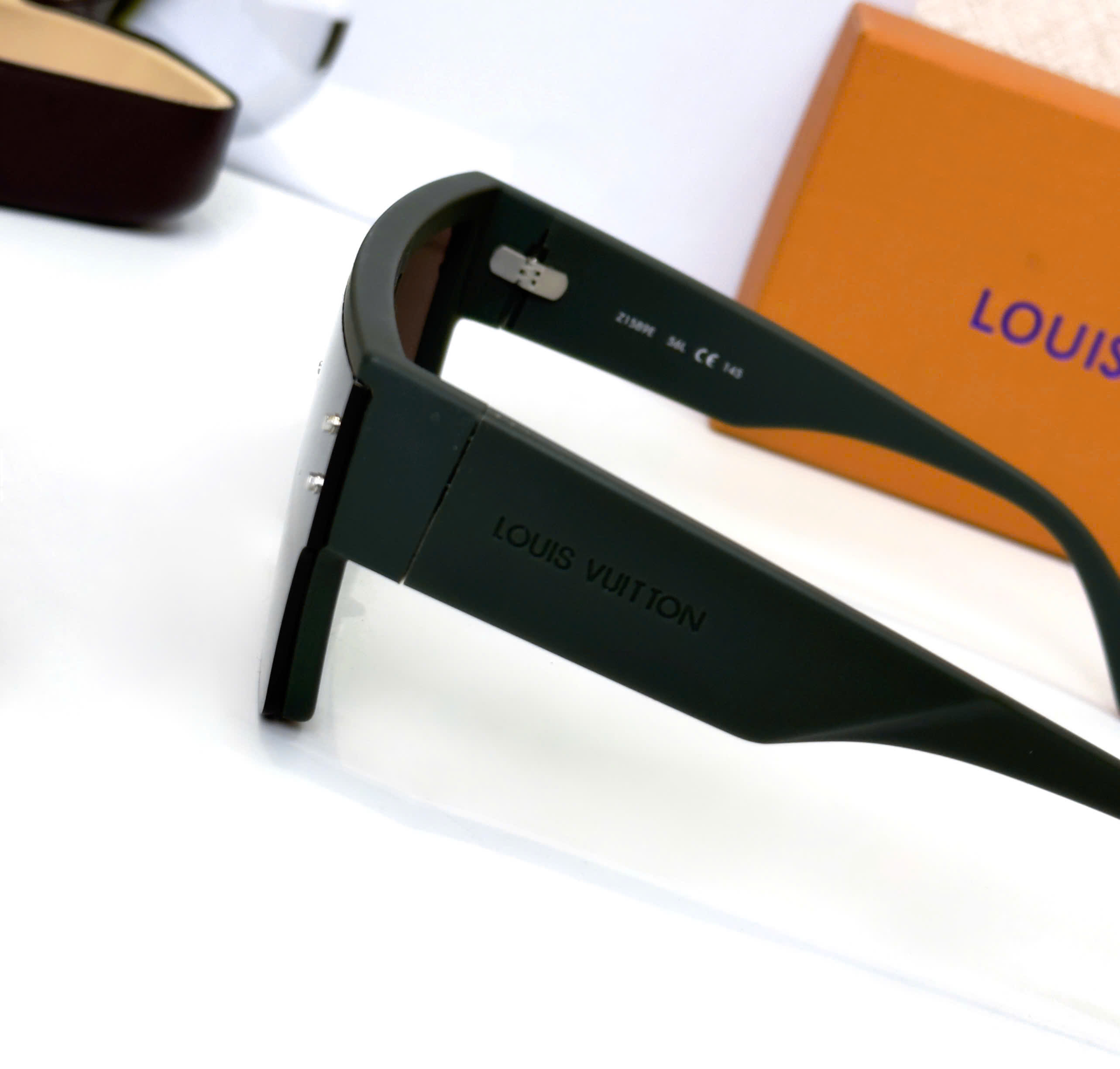 Kính mắt thời trang Louis Vuitton LV Đen mắt Nâu Like Auth on web fulbox DDT