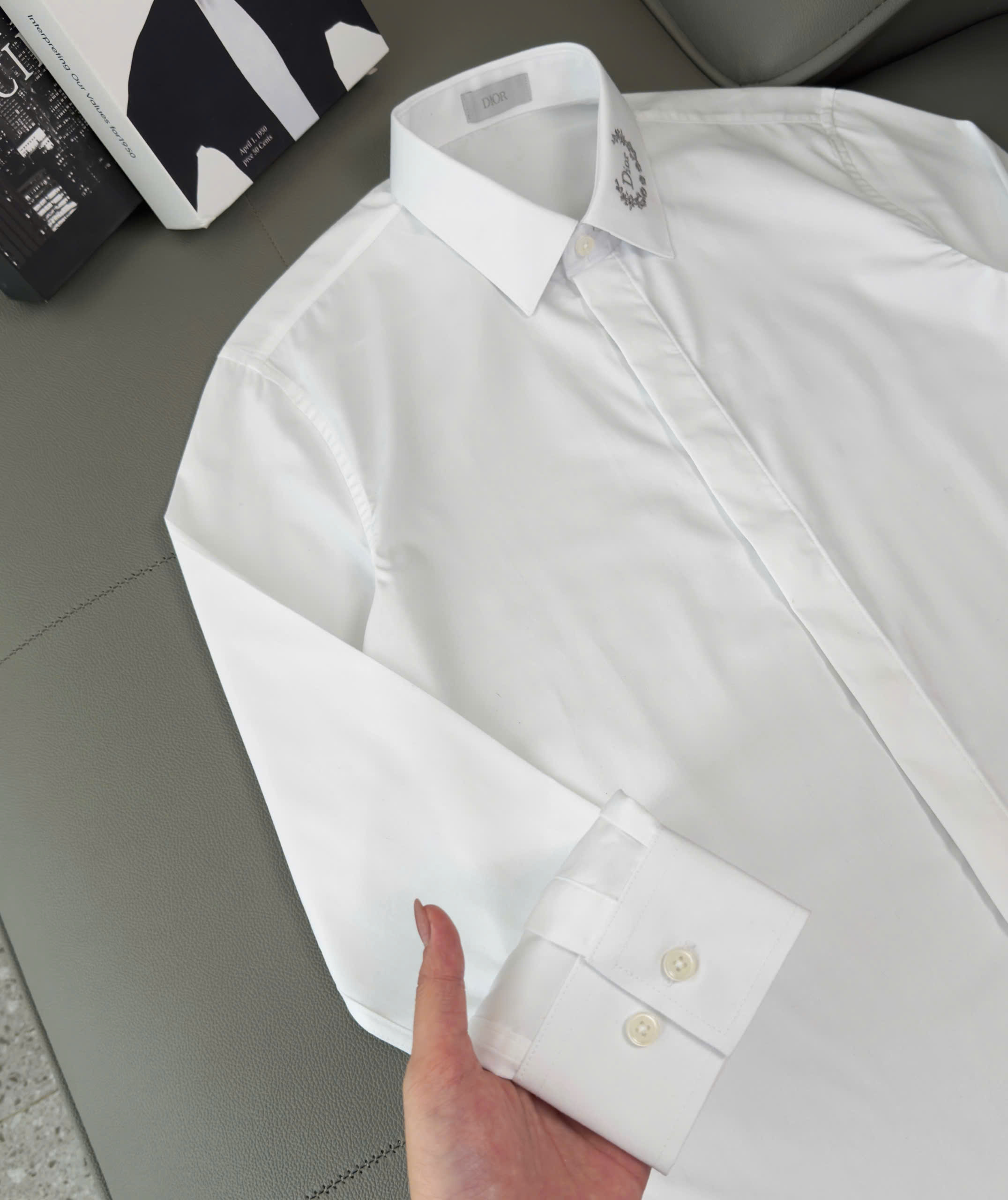 Áo sơ mi Dior CD Trắng logo thêu Hoa check cổ Like AUth 38-41 DDT