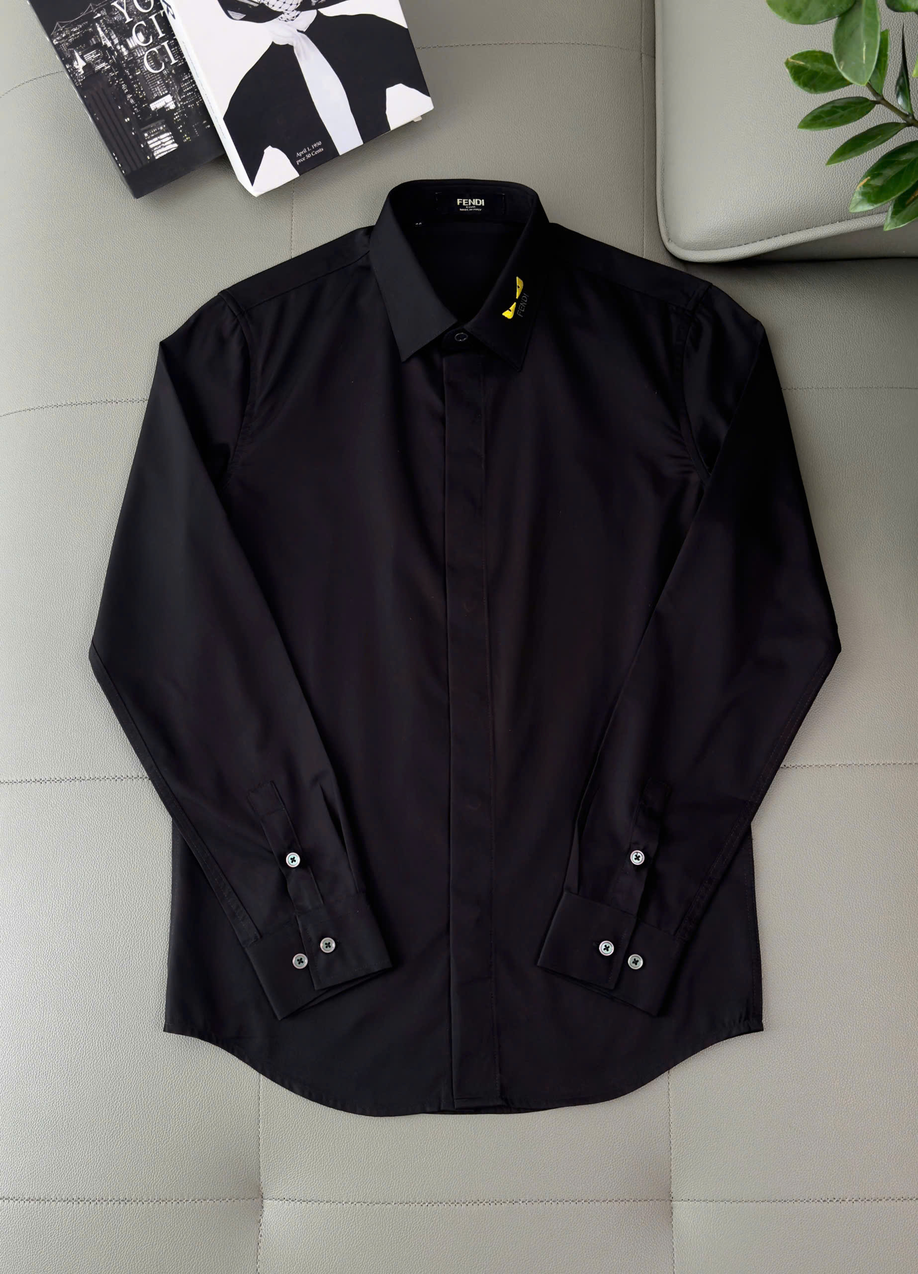 Áo sơ mi Fendi FD Đen trơn logo đôi mắt Vàng check cổ Like AUth 38-41 DDT