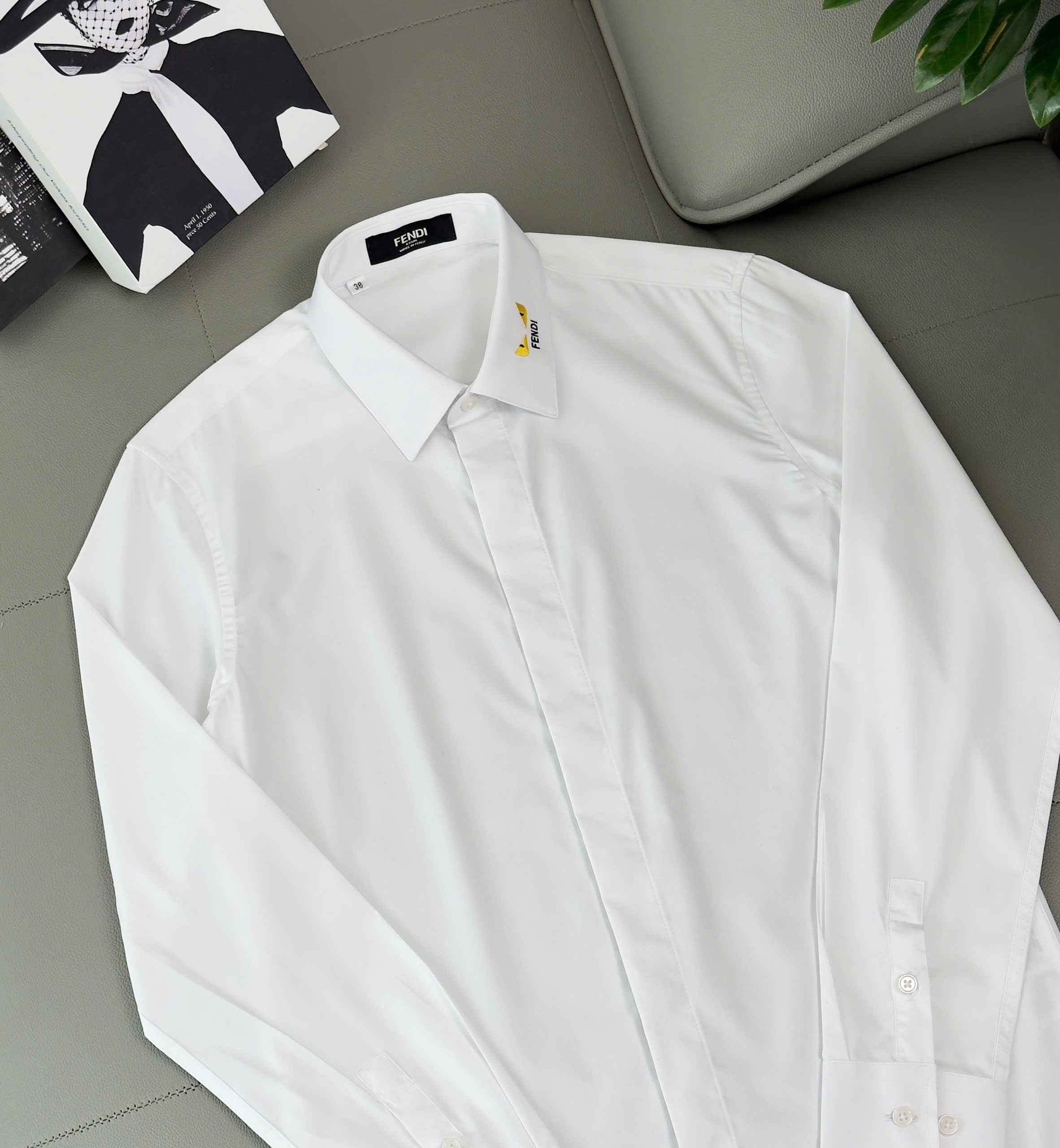 Áo sơ mi Fendi FD Trắng trơn logo đôi mắt Vàng check cổ Like AUth 38-41 DDT