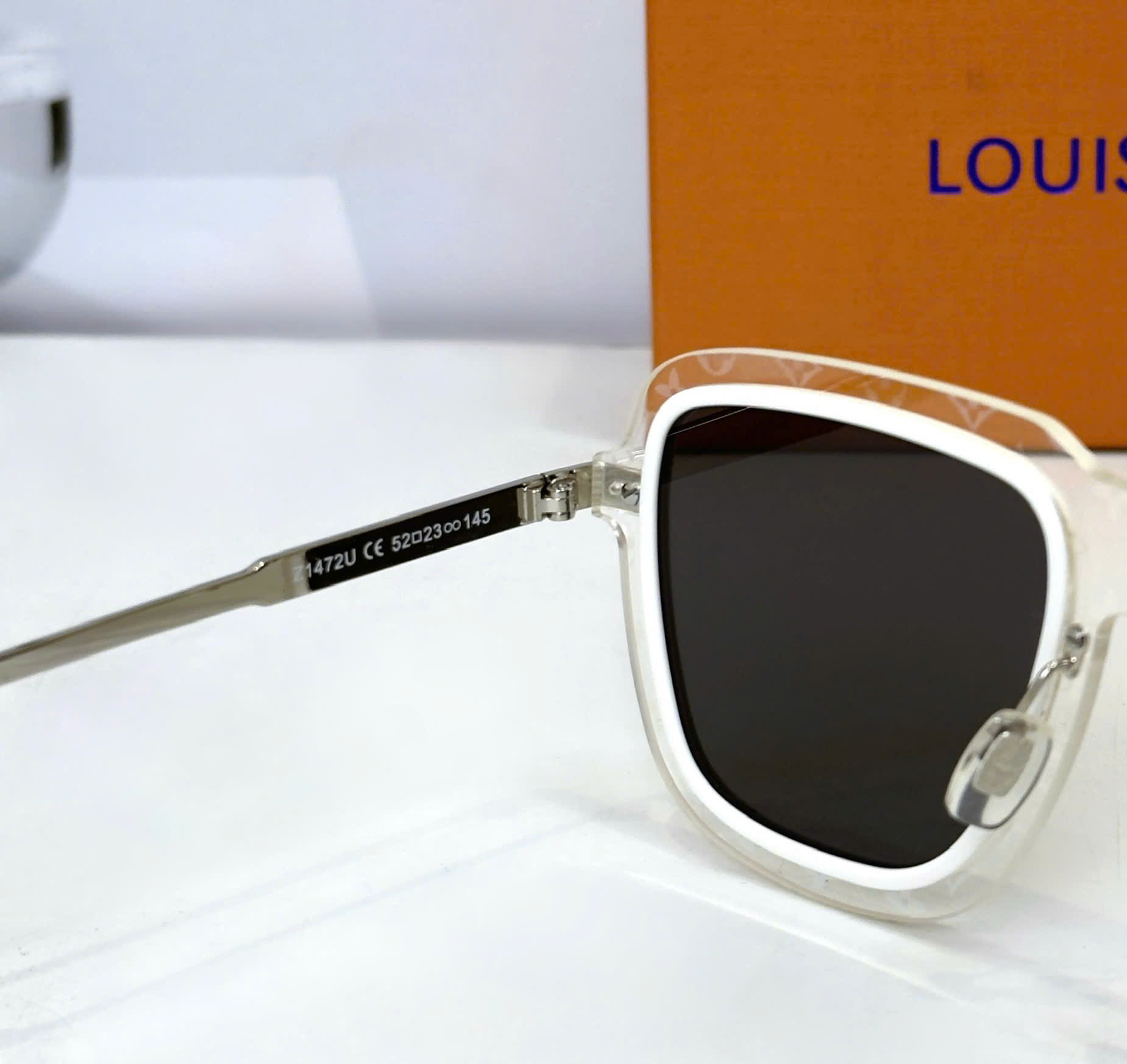 Kính mắt thời trang Louis Vuitton LV Trắng trong mắt Đen bạc Like Auth on web fulbox DDT