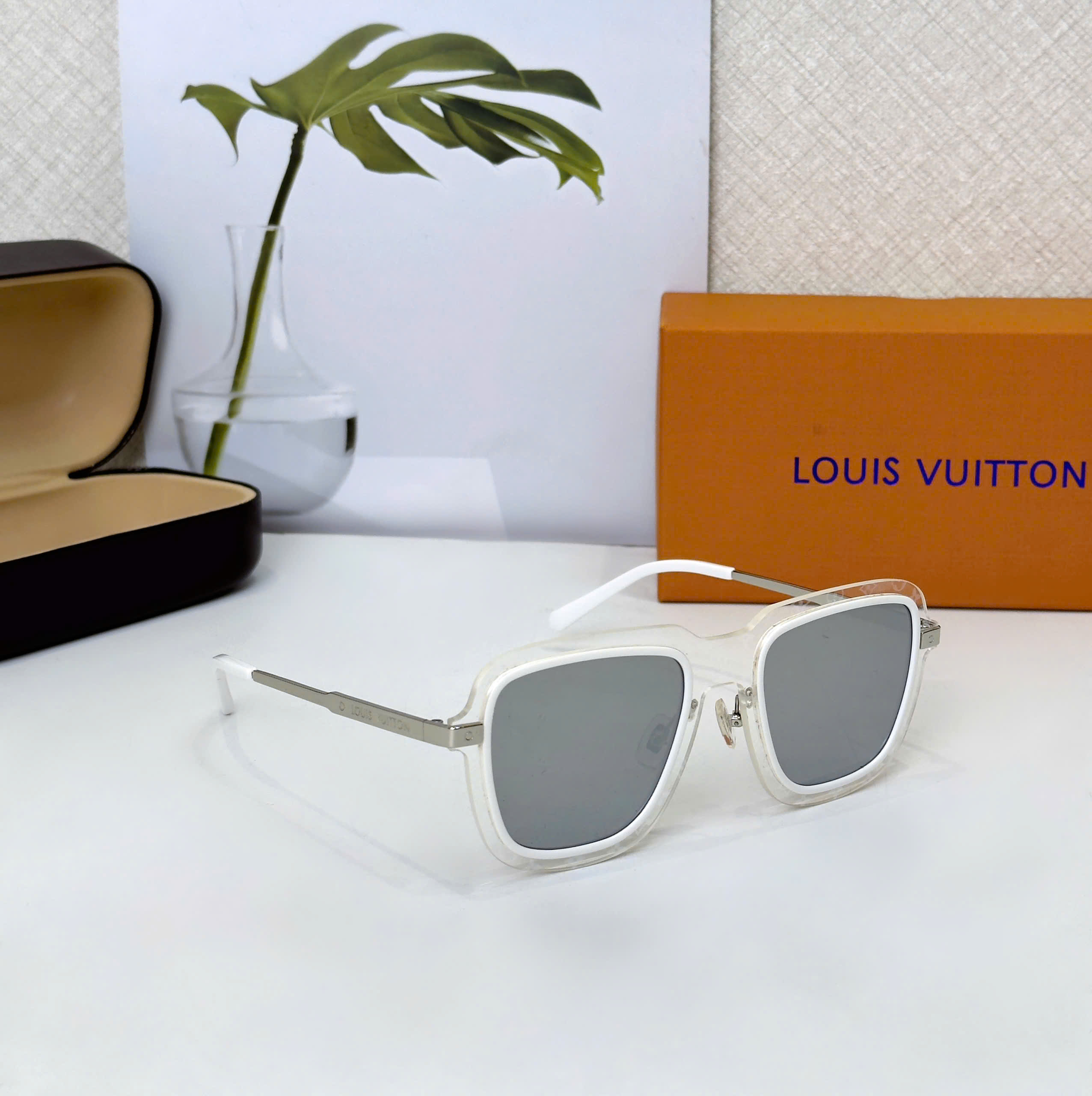 Kính mắt thời trang Louis Vuitton LV Trắng trong mắt Đen bạc Like Auth on web fulbox DDT