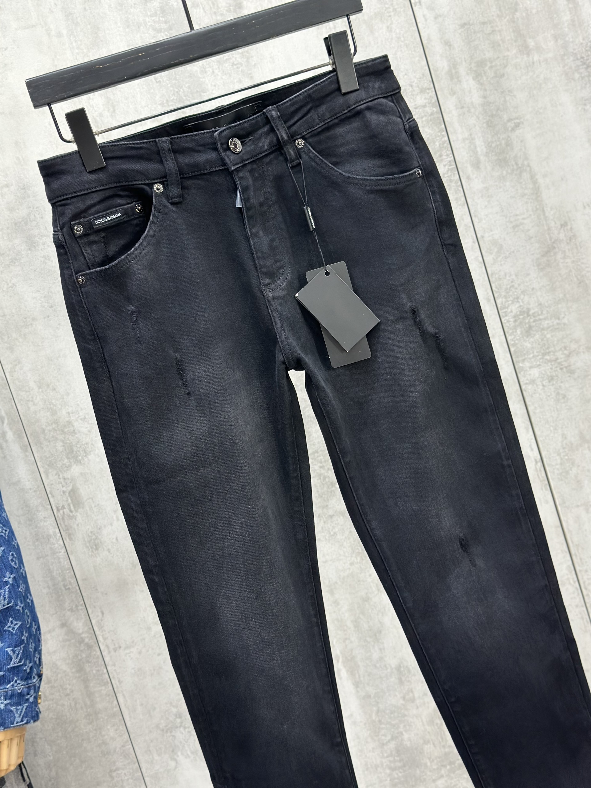 Quần jean bò Dolce Gabbana DG Đen rách xước logo tag vuông túi sau Like Auth 28-34 VTN