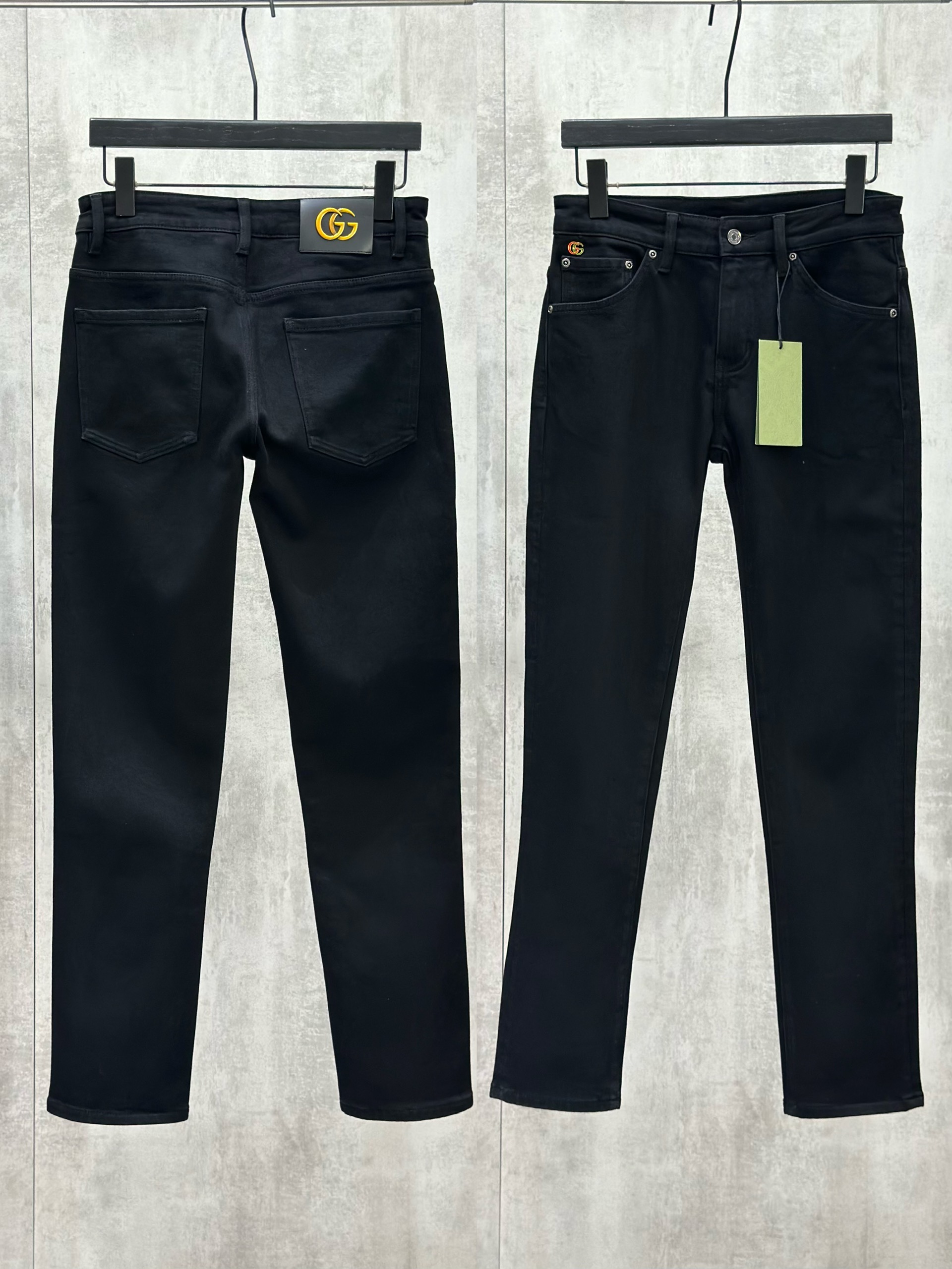 Quần jean bò Gucci Đen trơn logo GC tag vàng cạp túi sau Like Auth 28-34 VTN