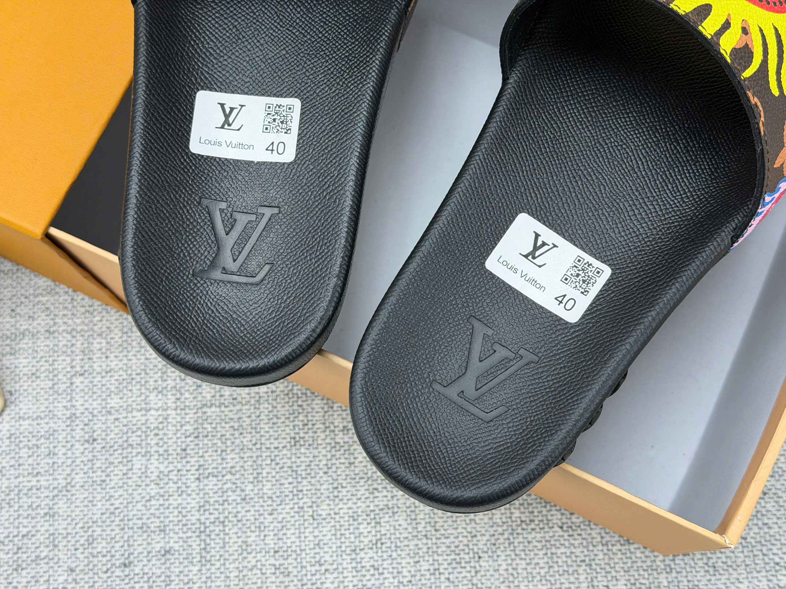 Dép lê Louis Vuitton LV x YK Pool Pillow Flat Comfort Mules Cacao Brown Like Auth 38-43 MK