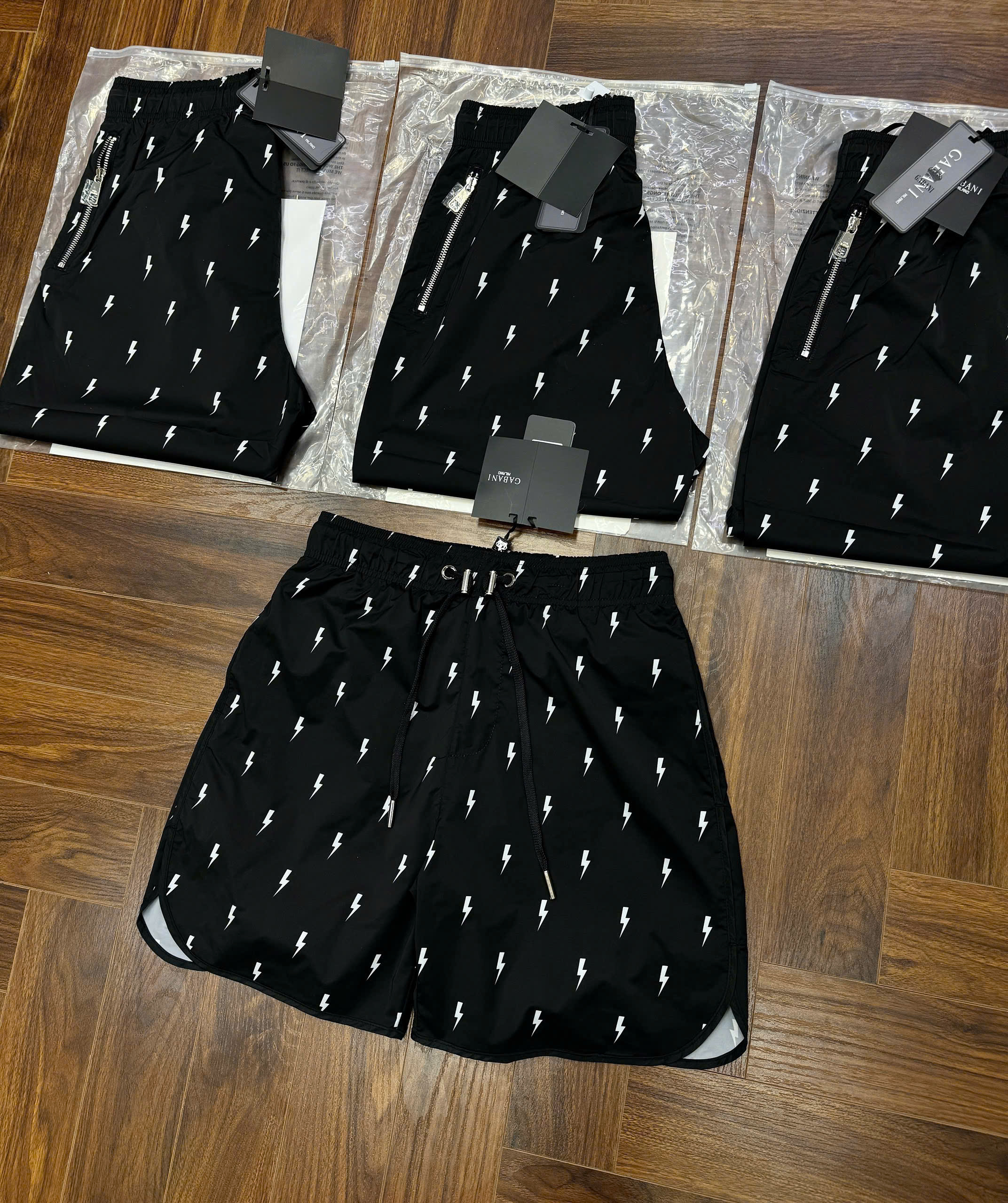 Quần short gió Dolce Neil Barret họa tiết tia sét Like Auth 44-50 MK