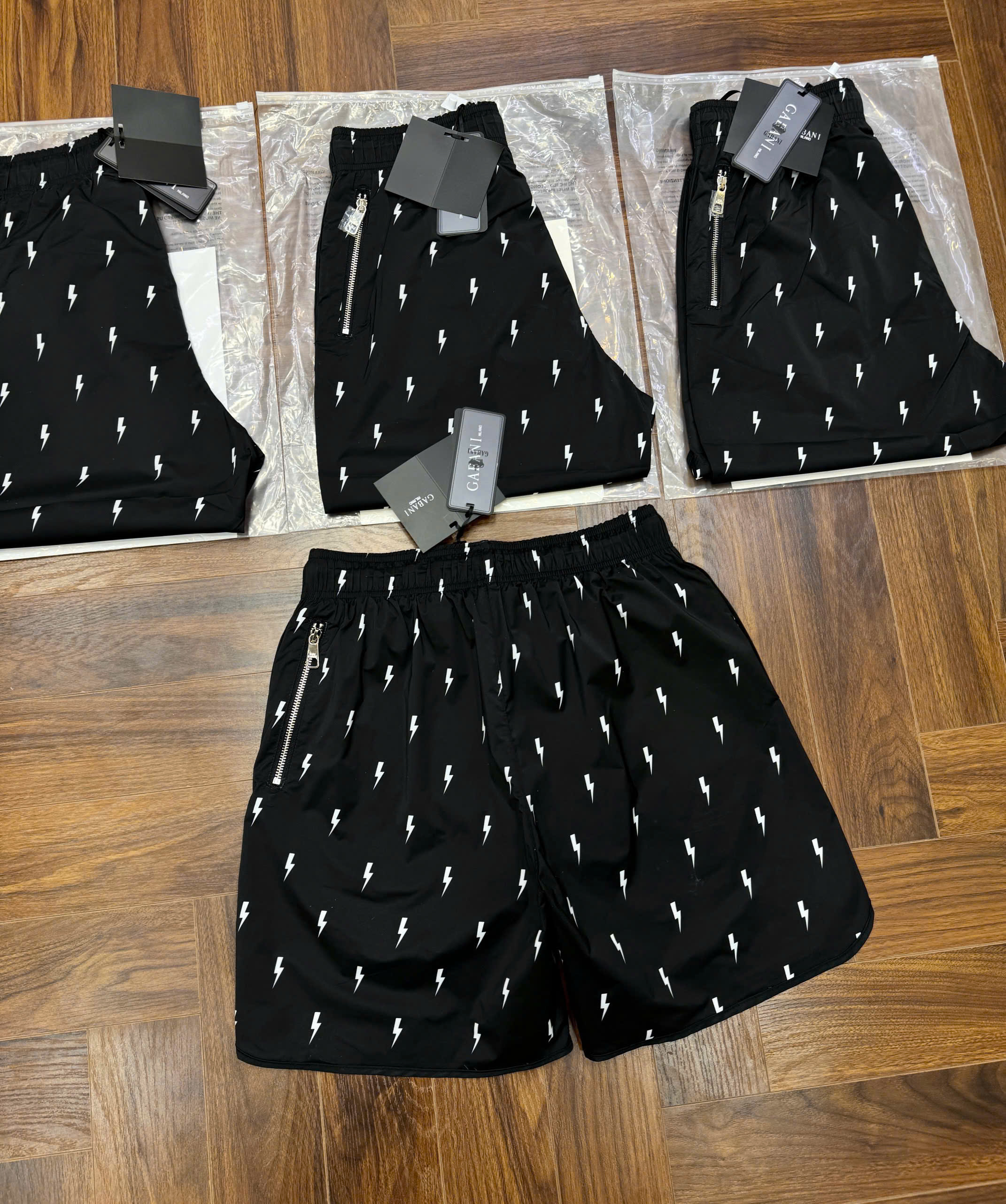 Quần short gió Dolce Neil Barret họa tiết tia sét Like Auth 44-50 MK