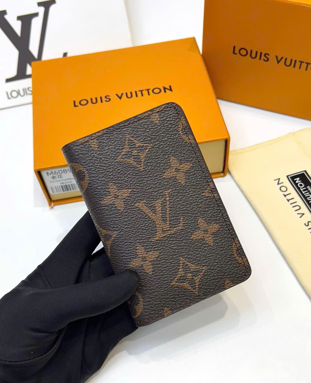 Ví thẻ Louis Vuitton LV Hold Card classic Like Auth PLD