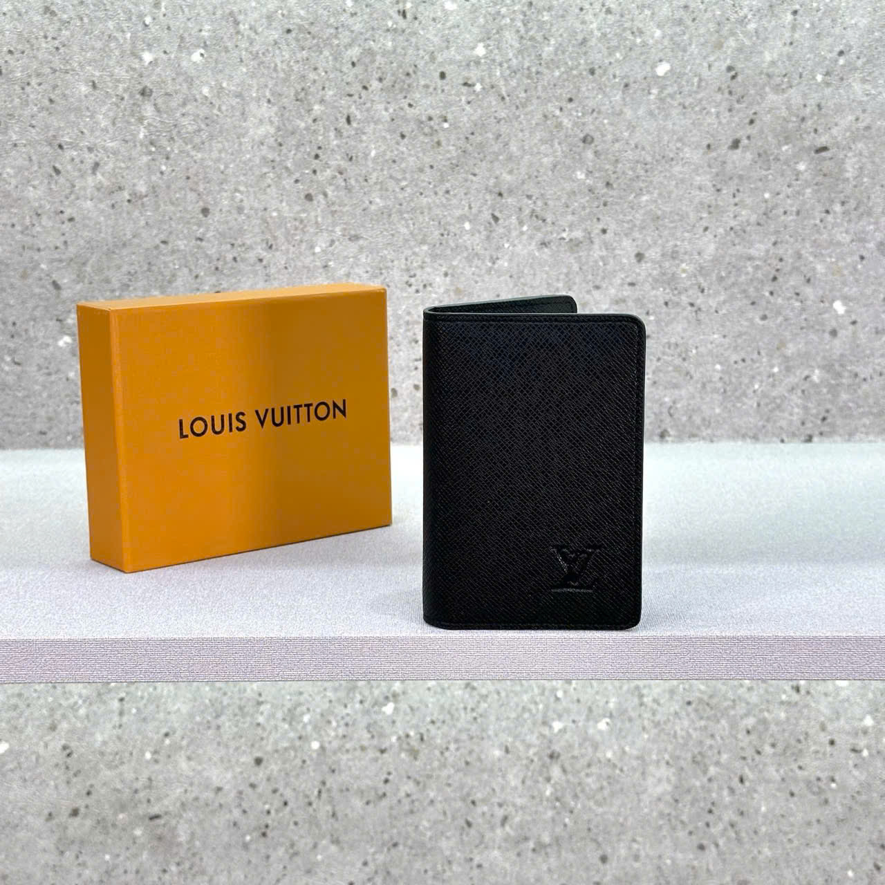 Ví thẻ Louis Vuitton LV Hold Card classic Like Auth PLD