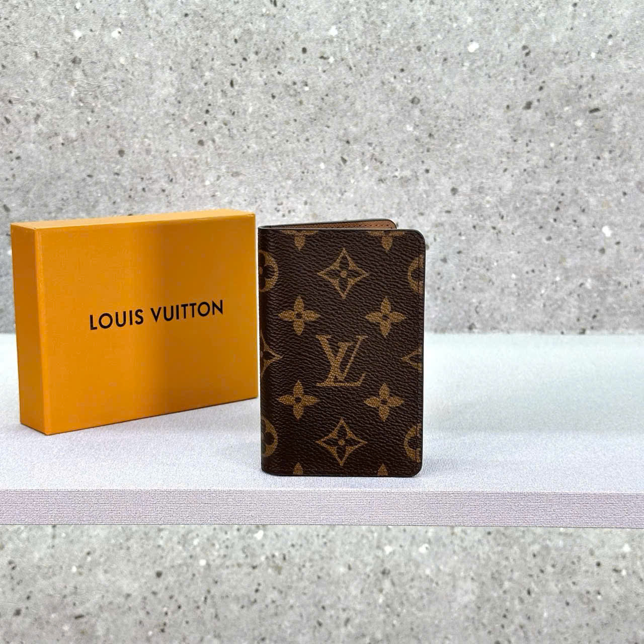 Ví thẻ Louis Vuitton LV Hold Card classic Like Auth PLD