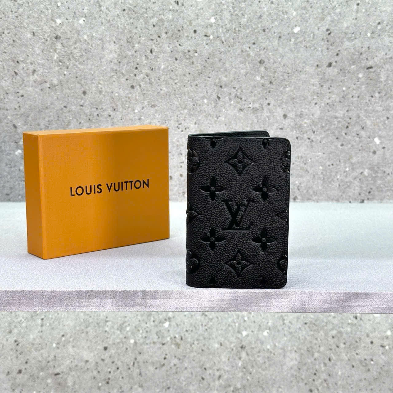 Ví thẻ Louis Vuitton LV Hold Card classic Like Auth PLD