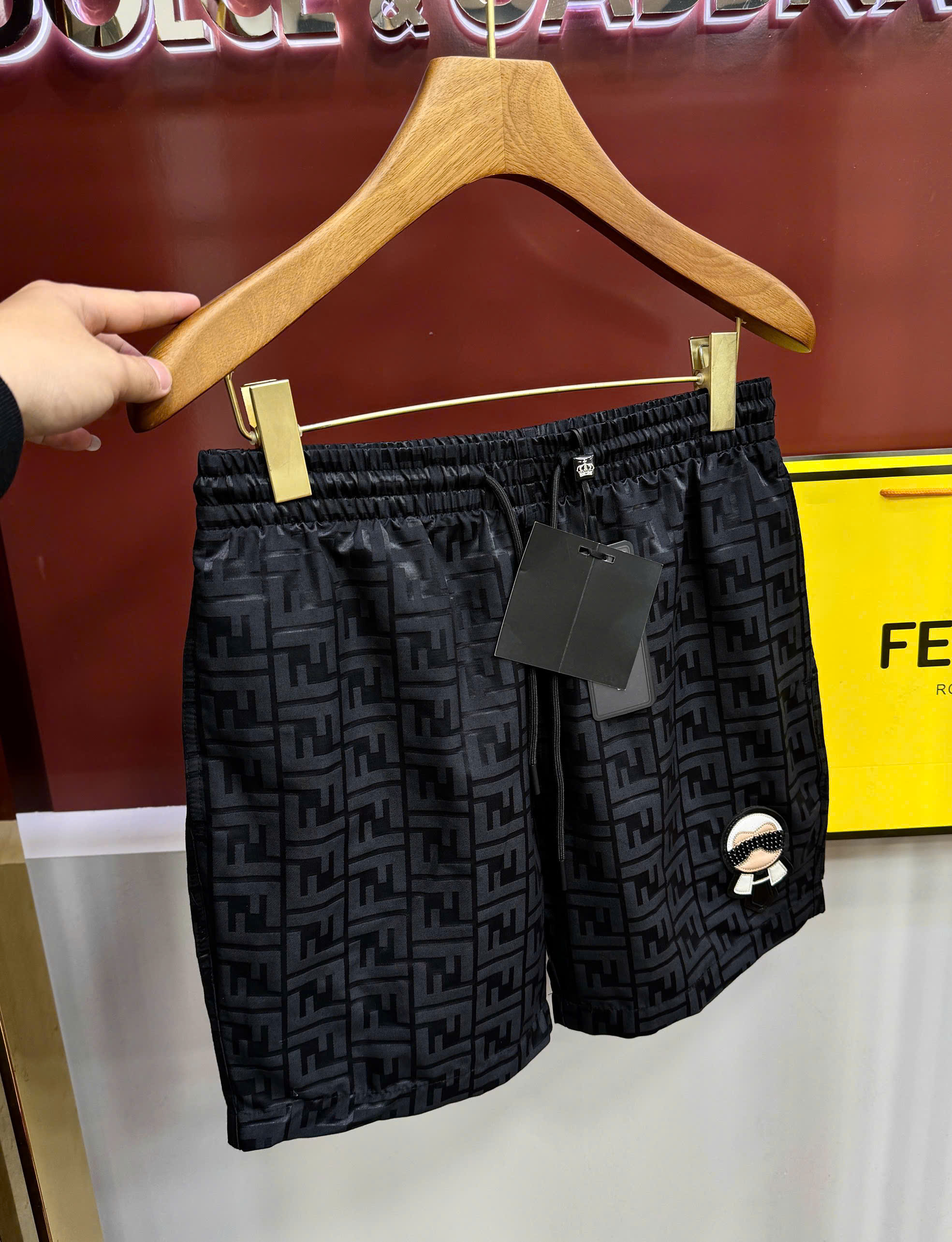 Quần short đùi gió Fendi FD logo full thêu logo dân chơi Like Auth 44-50 CD