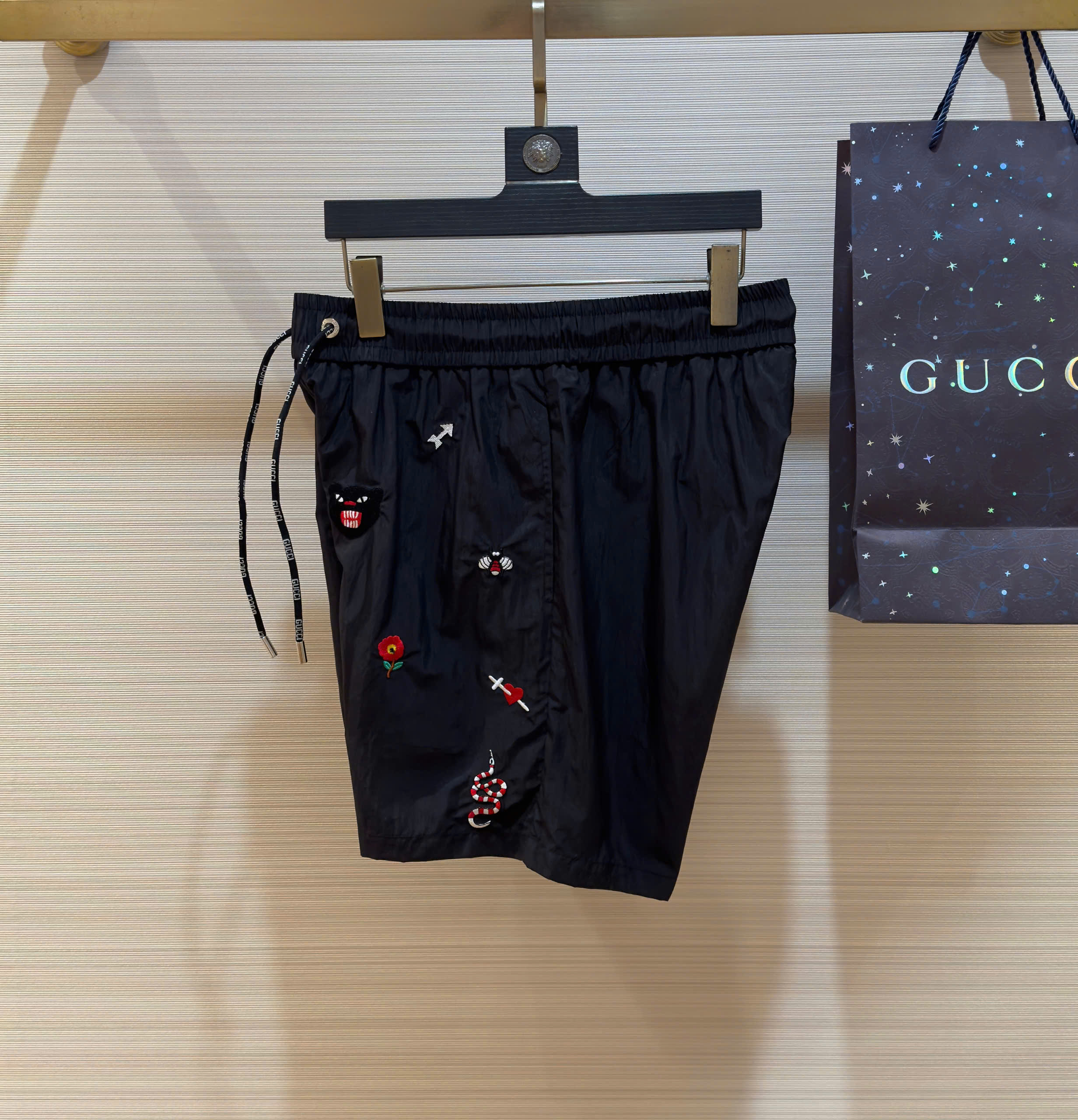 Quần short gió Gucci GC họa tiết logo thương hiệu Like Auth 1-1 on web DDT