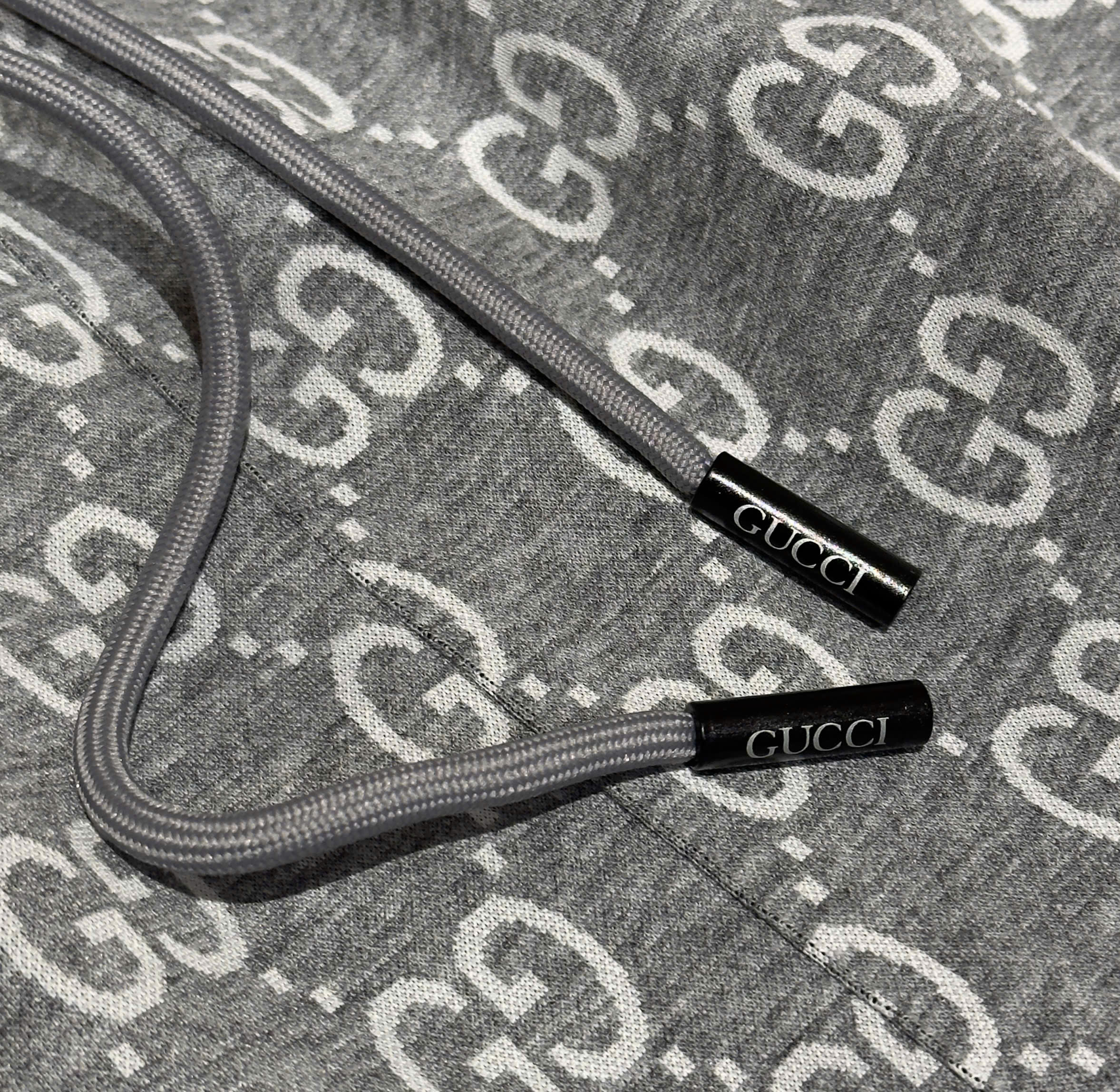 Quần short nỉ Gucci GC Xám họa tiết monogram logo GG Like Auth 1-1 on web DDT