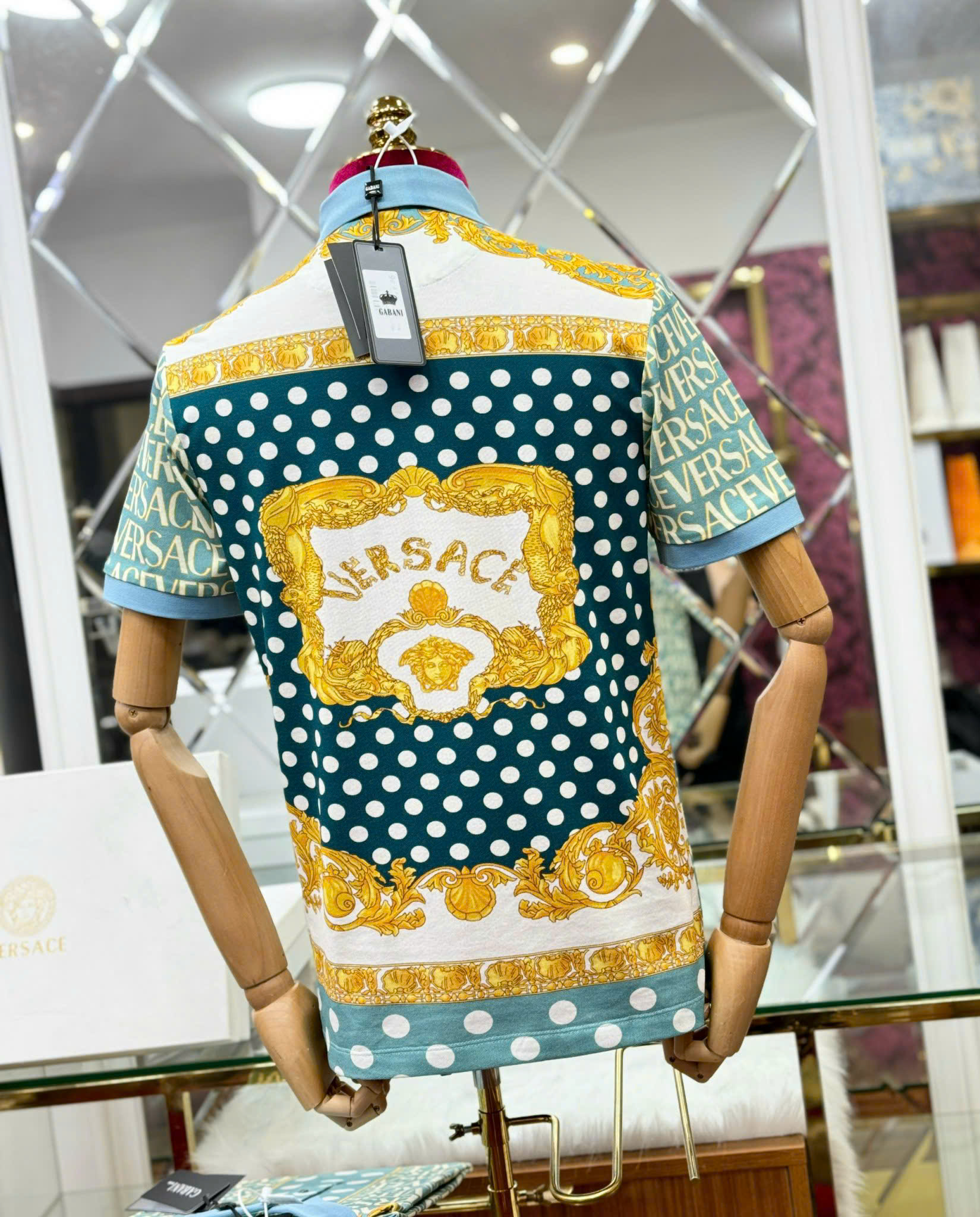 Áo polo hình Versace VS họa tiết logo phối chấm bi Like Auth 44-50 MK
