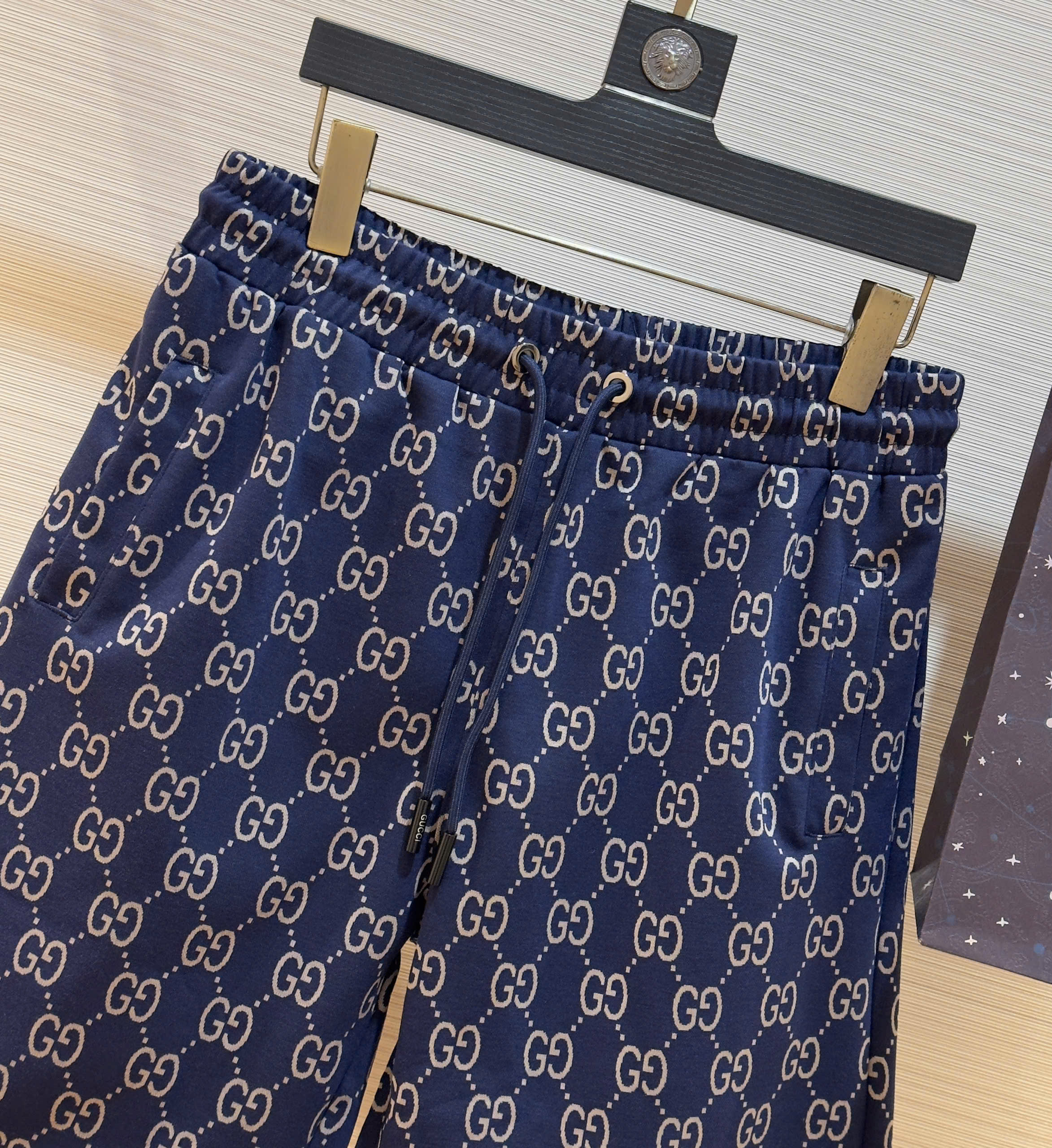 Quần short nỉ Gucci GC Xanh than họa tiết monogram logo GG Like Auth 1-1 on web DDT