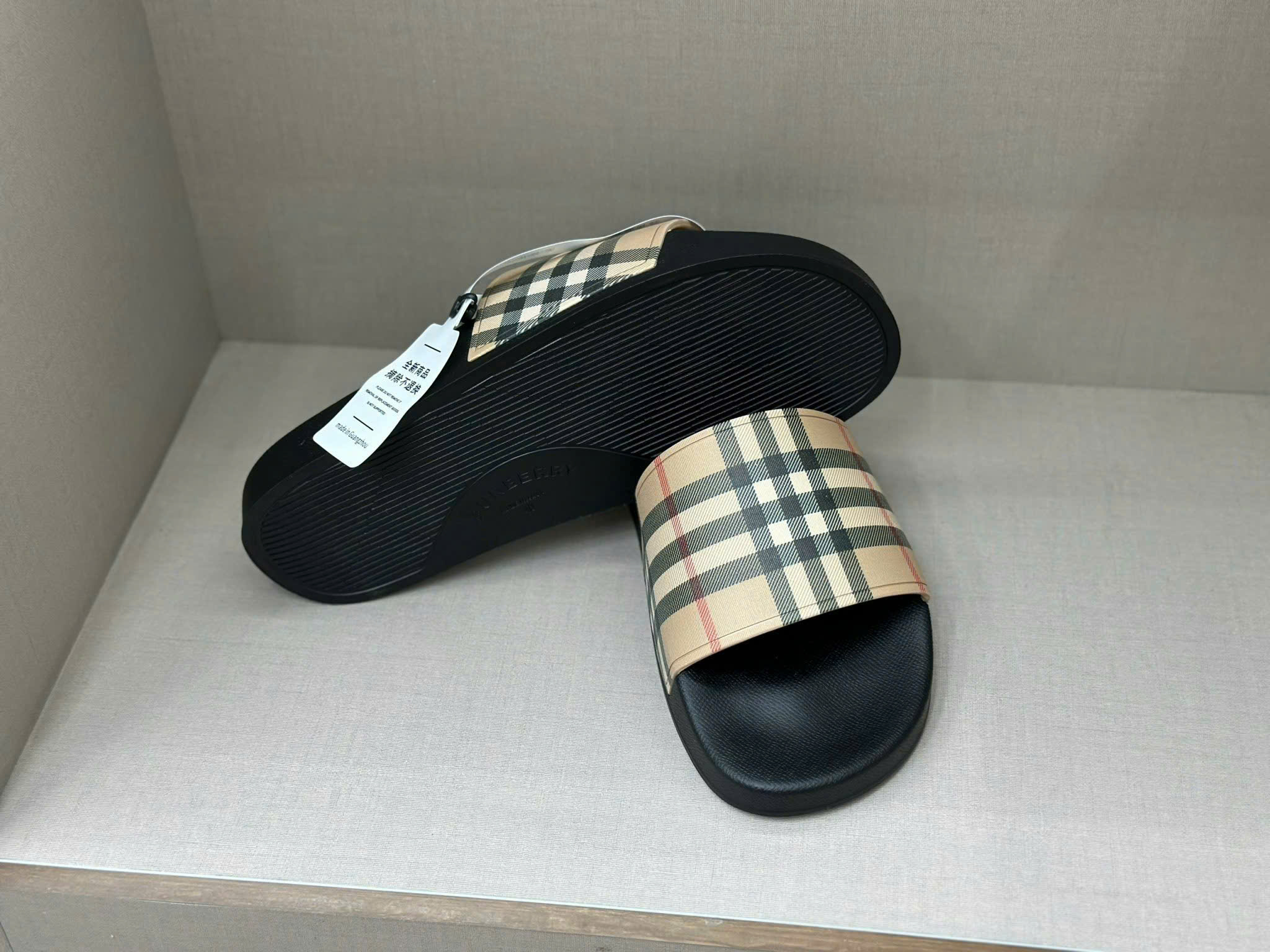 Dép lê quai ngang Burberry Nâu kẻ sọc new 2026 Like Auth 38-43 MK
