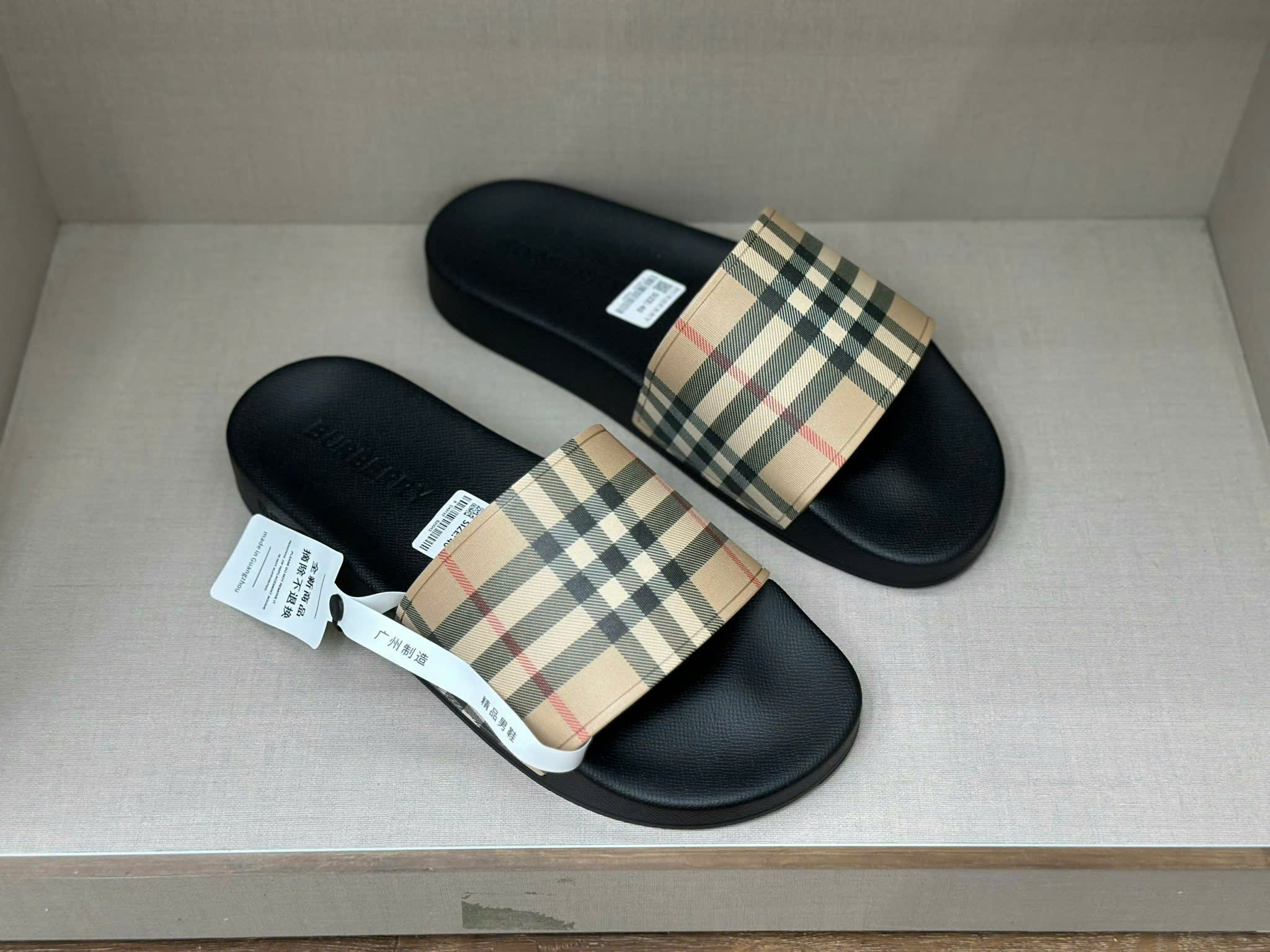 Dép lê quai ngang Burberry Nâu kẻ sọc new 2026 Like Auth 38-43 MK
