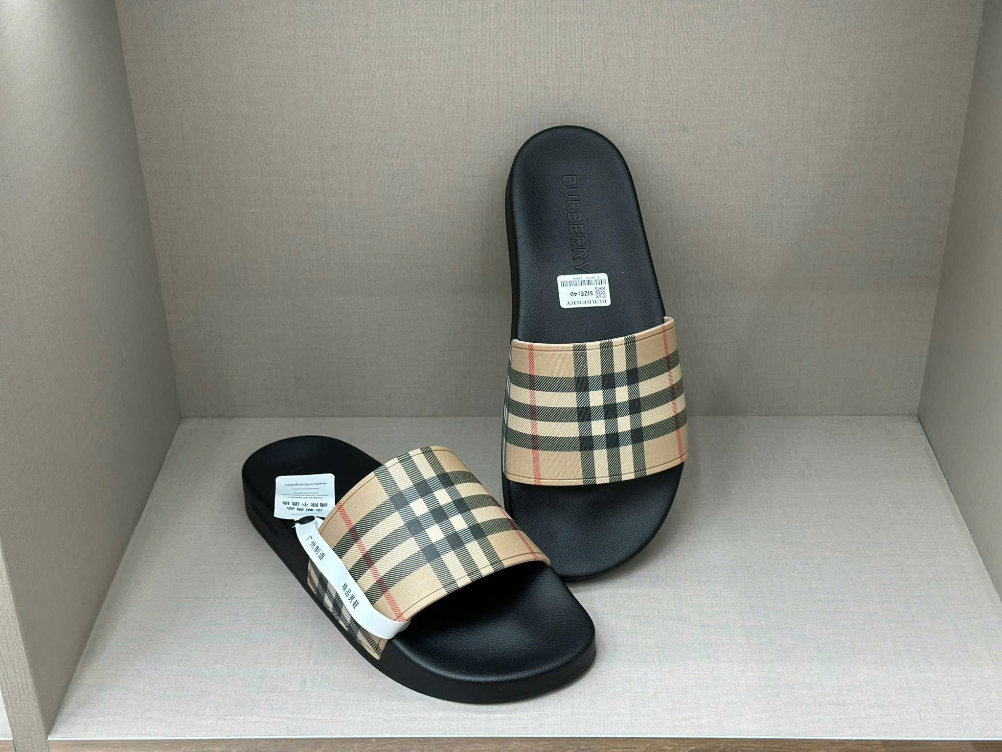 Dép lê quai ngang Burberry Nâu kẻ sọc new 2026 Like Auth 38-43 MK