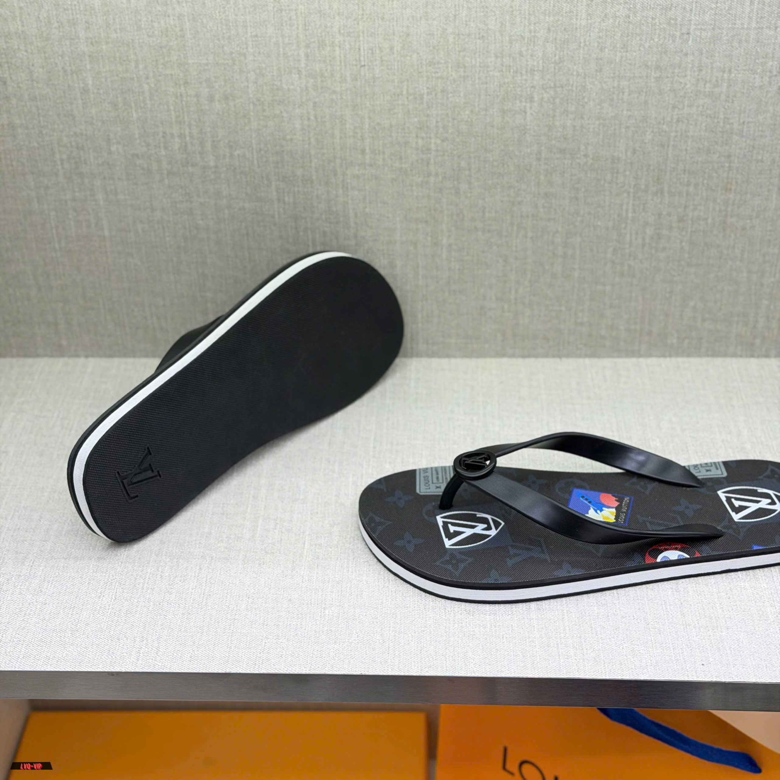 Dép tông xỏ ngón flip flop Louis Vuitton LV logo tag monogram Like Auth 38-43 LVQ