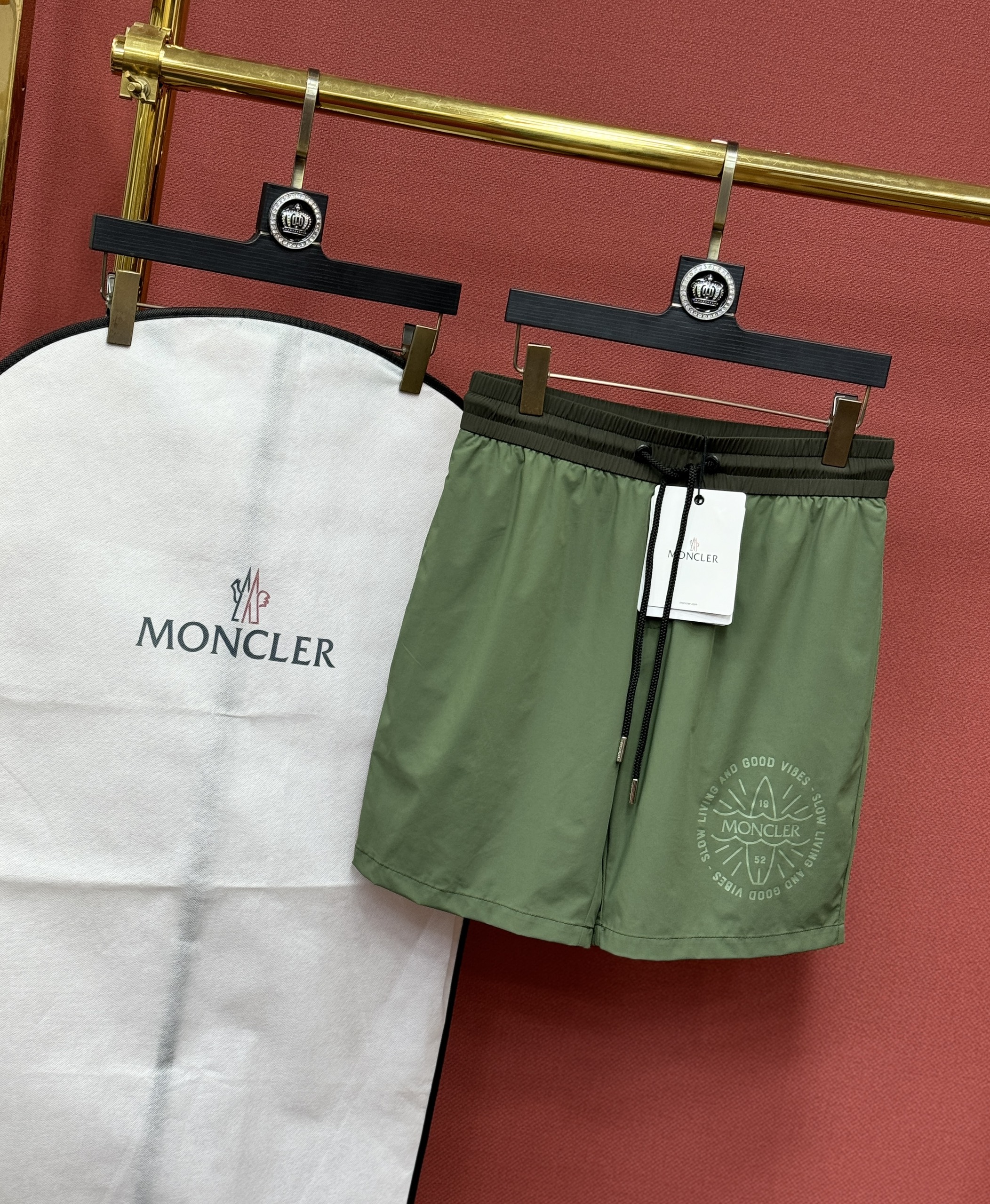 Quần short đùi gió Moncler bo cạp logo đùi túi sau Like Auth 44-50 CD
