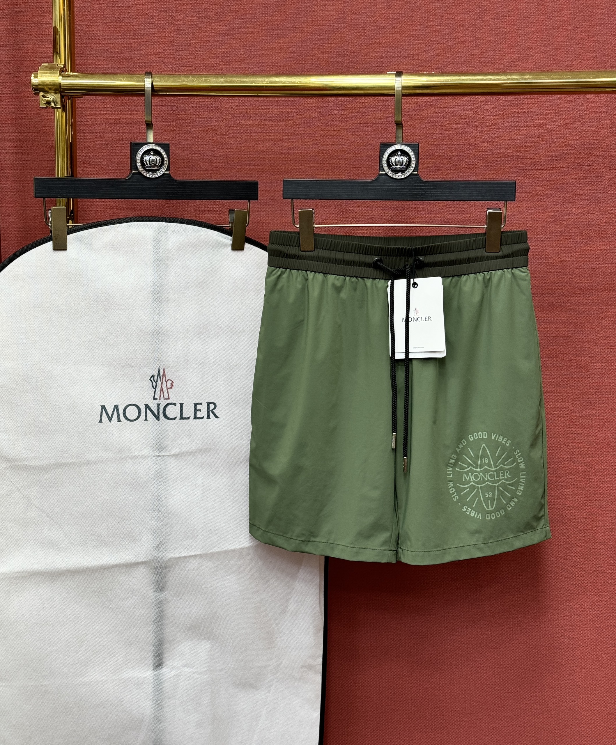 Quần short đùi gió Moncler bo cạp logo đùi túi sau Like Auth 44-50 CD
