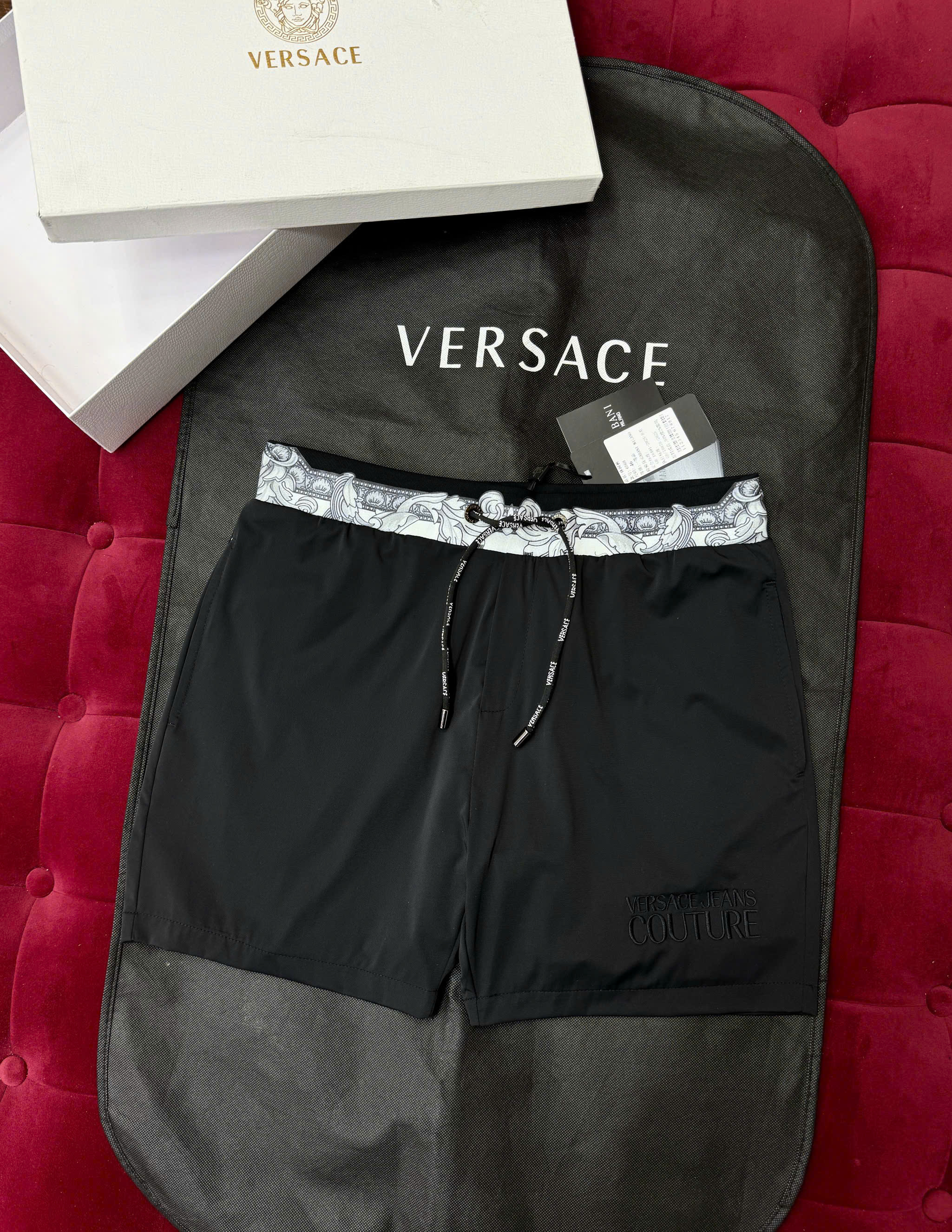 Quần short đùi gió Versace VS check cạp logo thêu Like Auth 44-46 CD