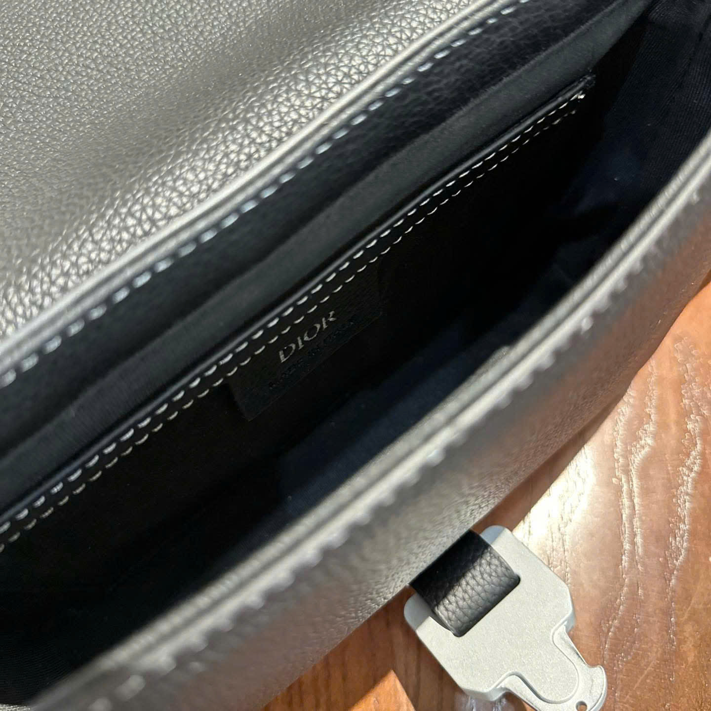 Túi đeo chéo Dior CD Đen trơn check khóa Bạc Like Auth on web fullbox bill thẻ DDT