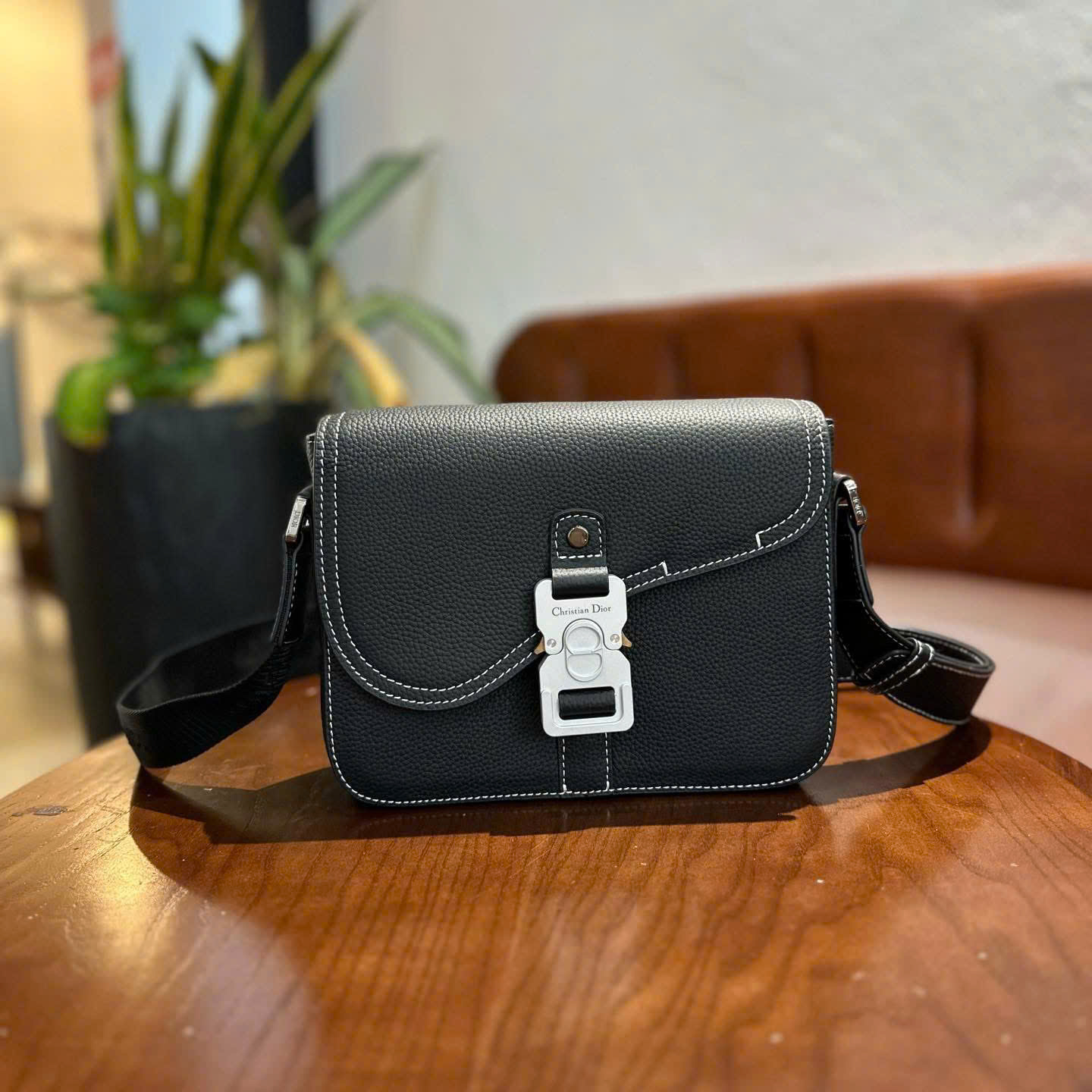 Túi đeo chéo Dior CD Đen trơn check khóa Bạc Like Auth on web fullbox bill thẻ DDT