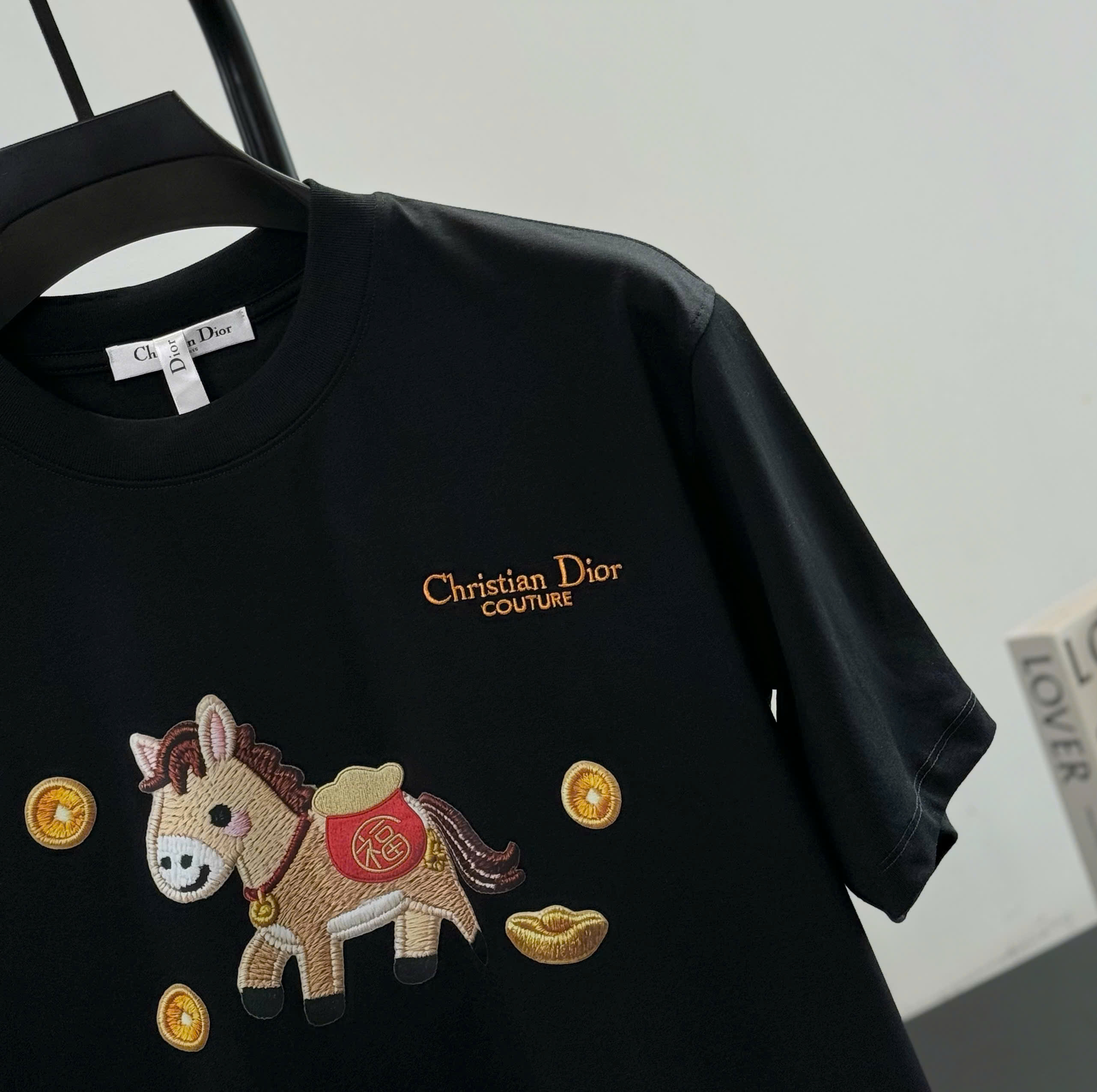 Áo phông T shirt Dior CD logo thêu wash ngựa thần tài Like Auth S-L DDT\Đen