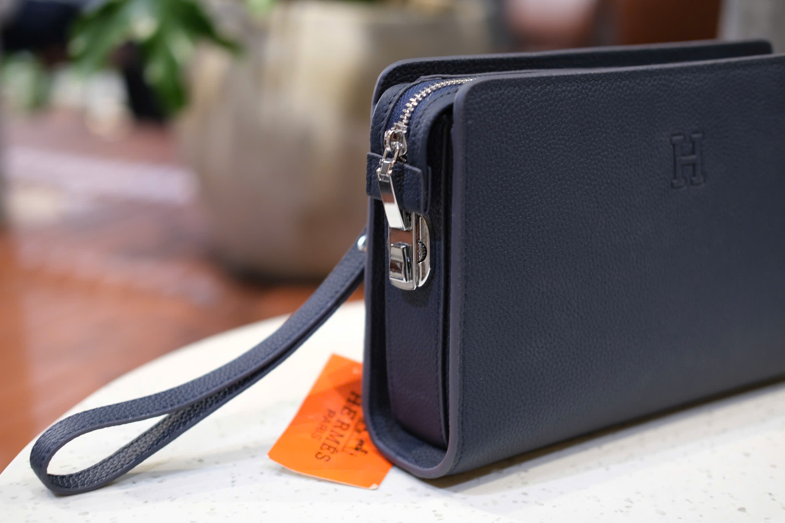 Túi Clutch cầm tay Hermes HM Xanh than trơn logo H dập nổi size 28x18x5cm Like Auth Fullbox phụ kiện DDT