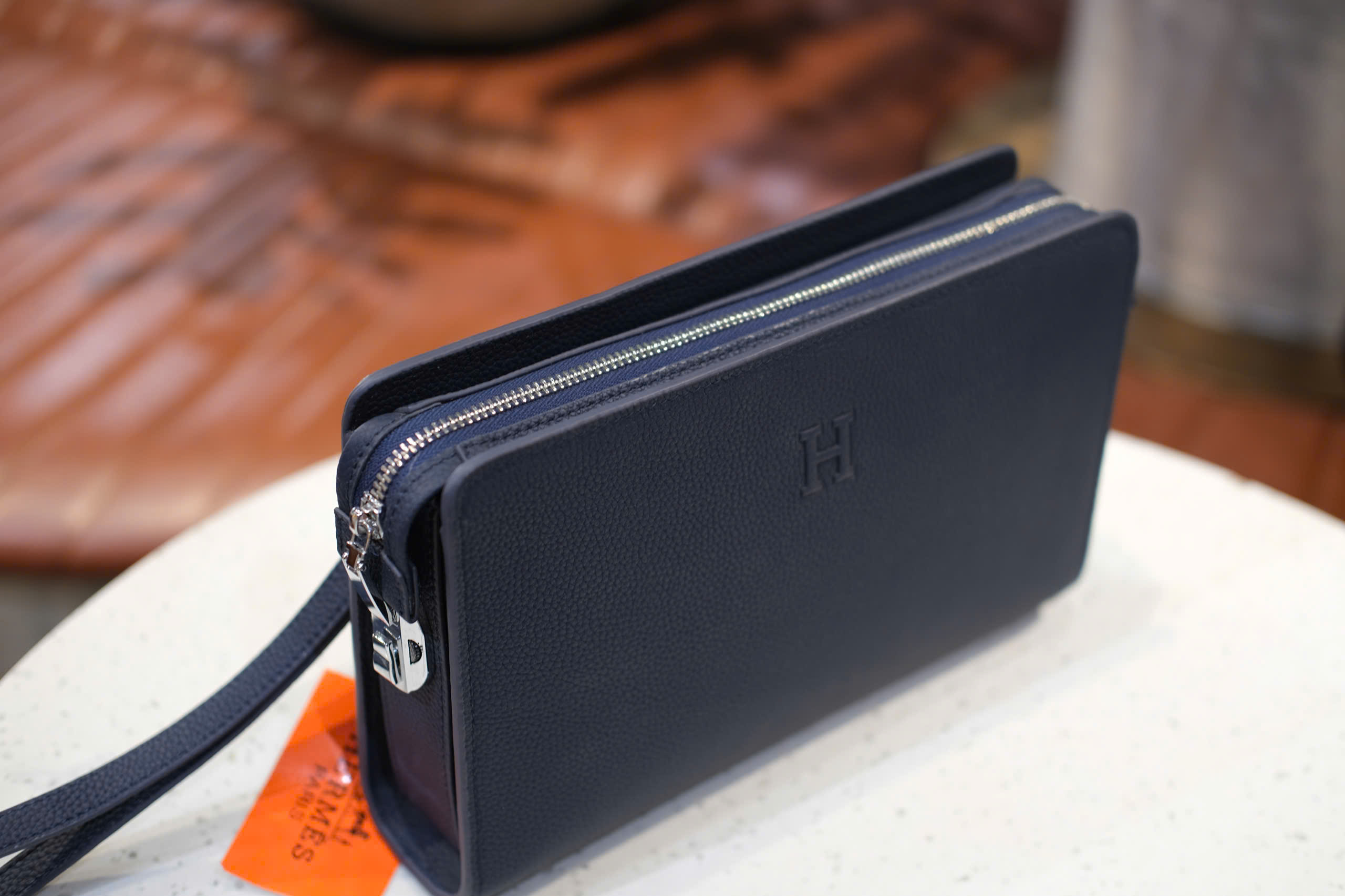 Túi Clutch cầm tay Hermes HM Xanh than trơn logo H dập nổi size 28x18x5cm Like Auth Fullbox phụ kiện DDT