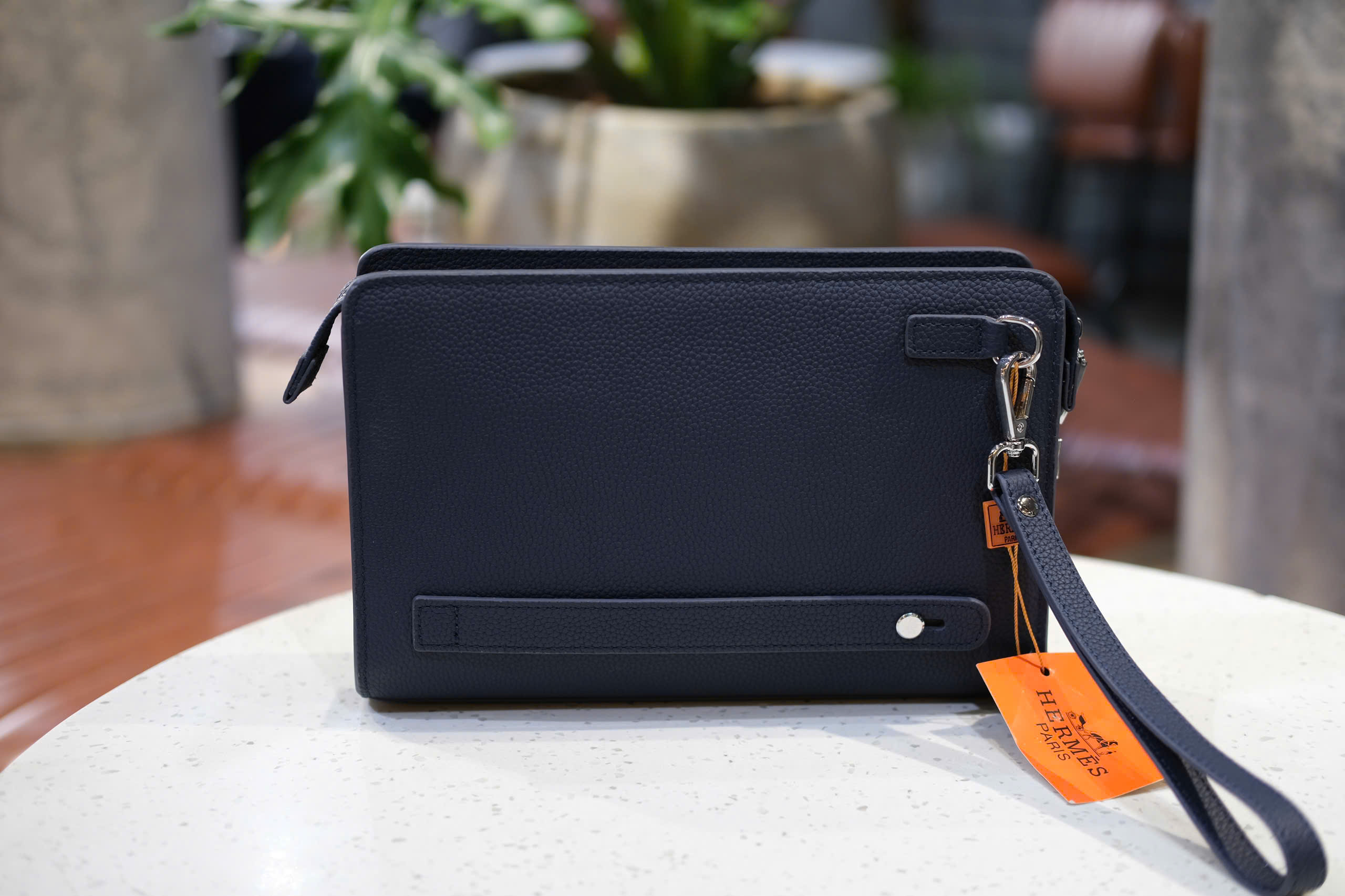 Túi Clutch cầm tay Hermes HM Xanh than trơn logo H dập nổi size 28x18x5cm Like Auth Fullbox phụ kiện DDT