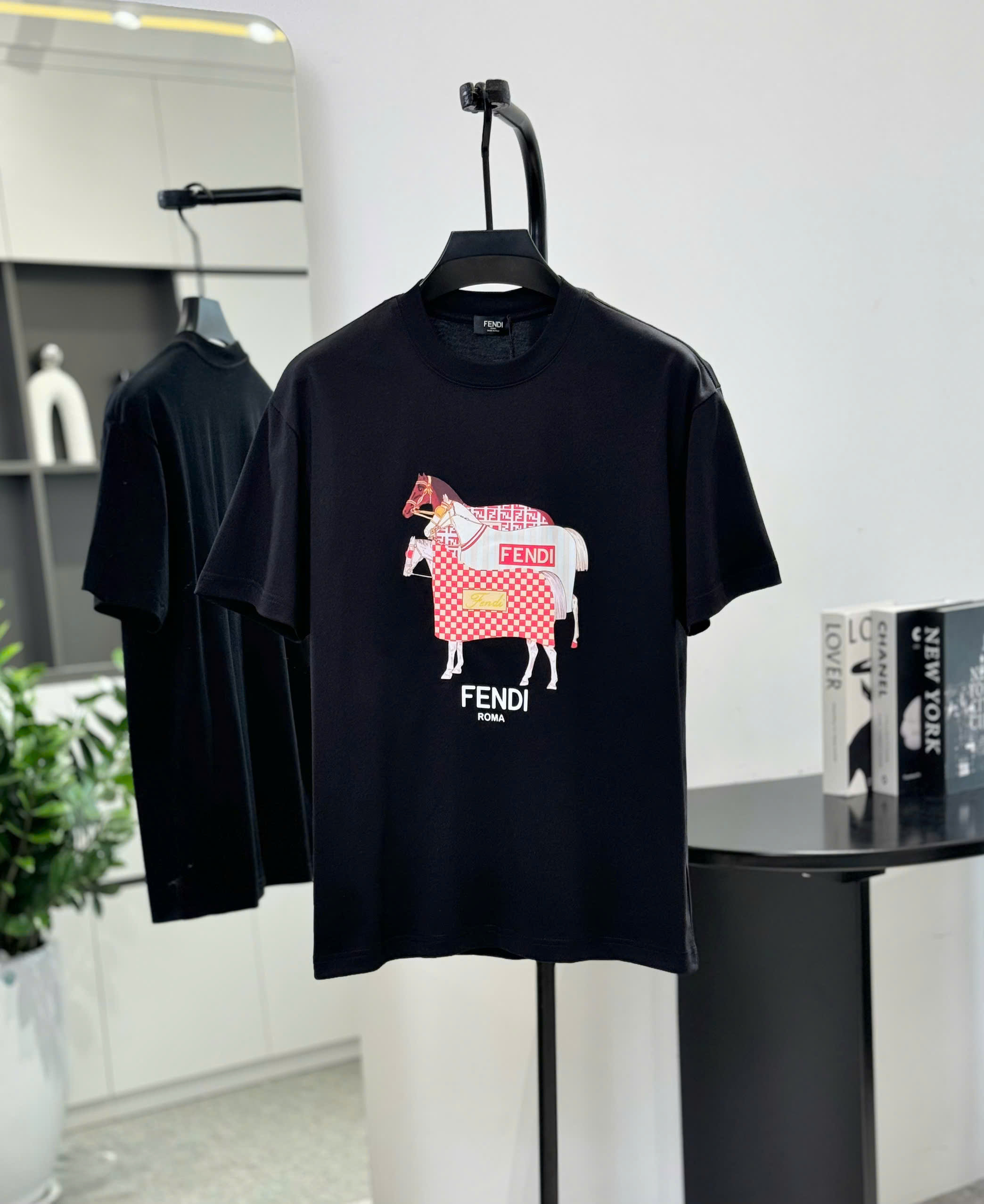 Áo phông T shirt Fendi Roma FD họa tiết 3 chú ngựa Like Auth S-L DDT\Đen