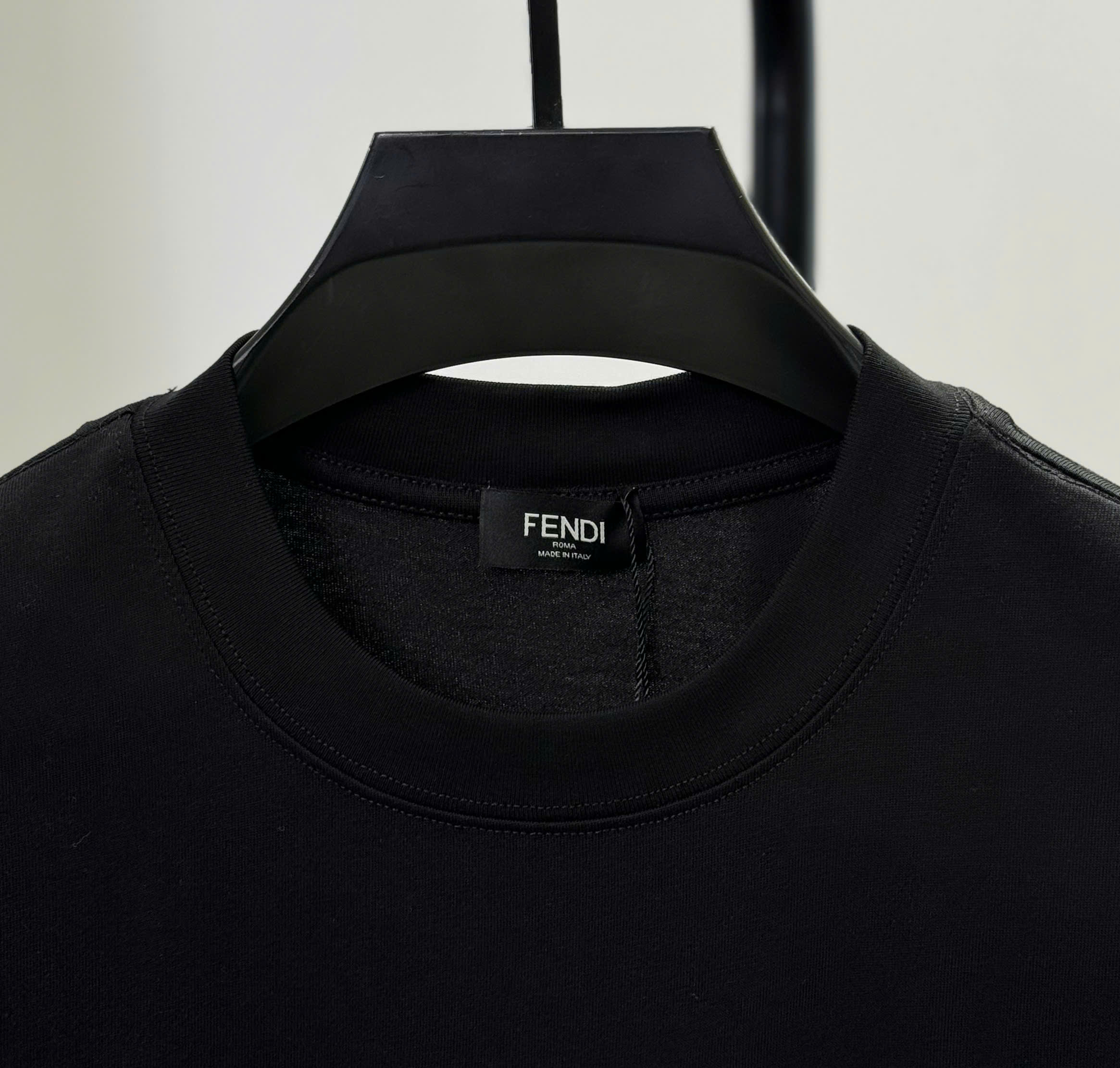 Áo phông T shirt Fendi Roma FD họa tiết 3 chú ngựa Like Auth S-L DDT\Đen