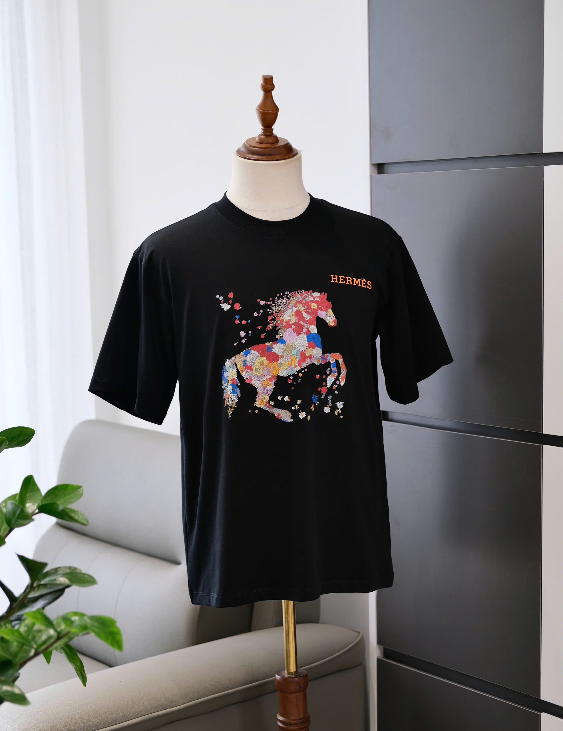 Áo phông T shirt Hermes HM họa tiết ngựa hoa Like Auth S-L DDT\Đen