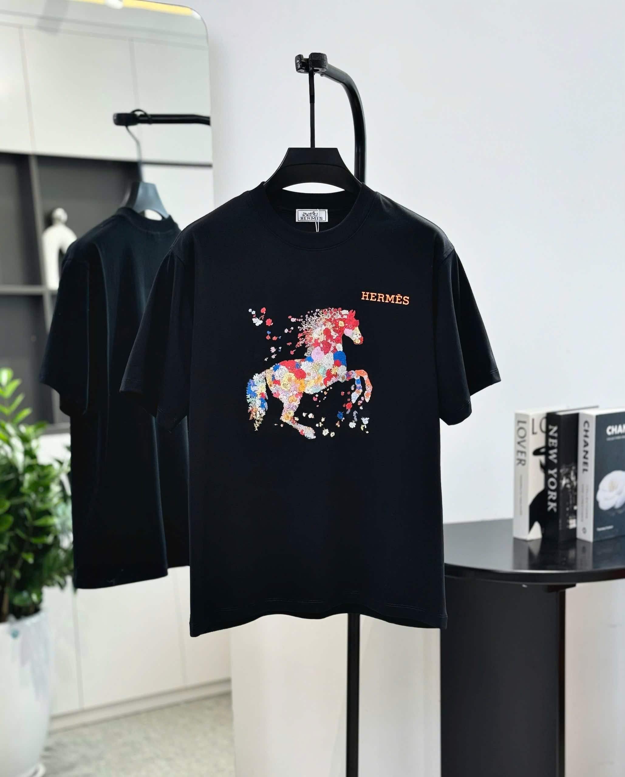 Áo phông T shirt Hermes HM họa tiết ngựa hoa Like Auth S-L DDT\Đen
