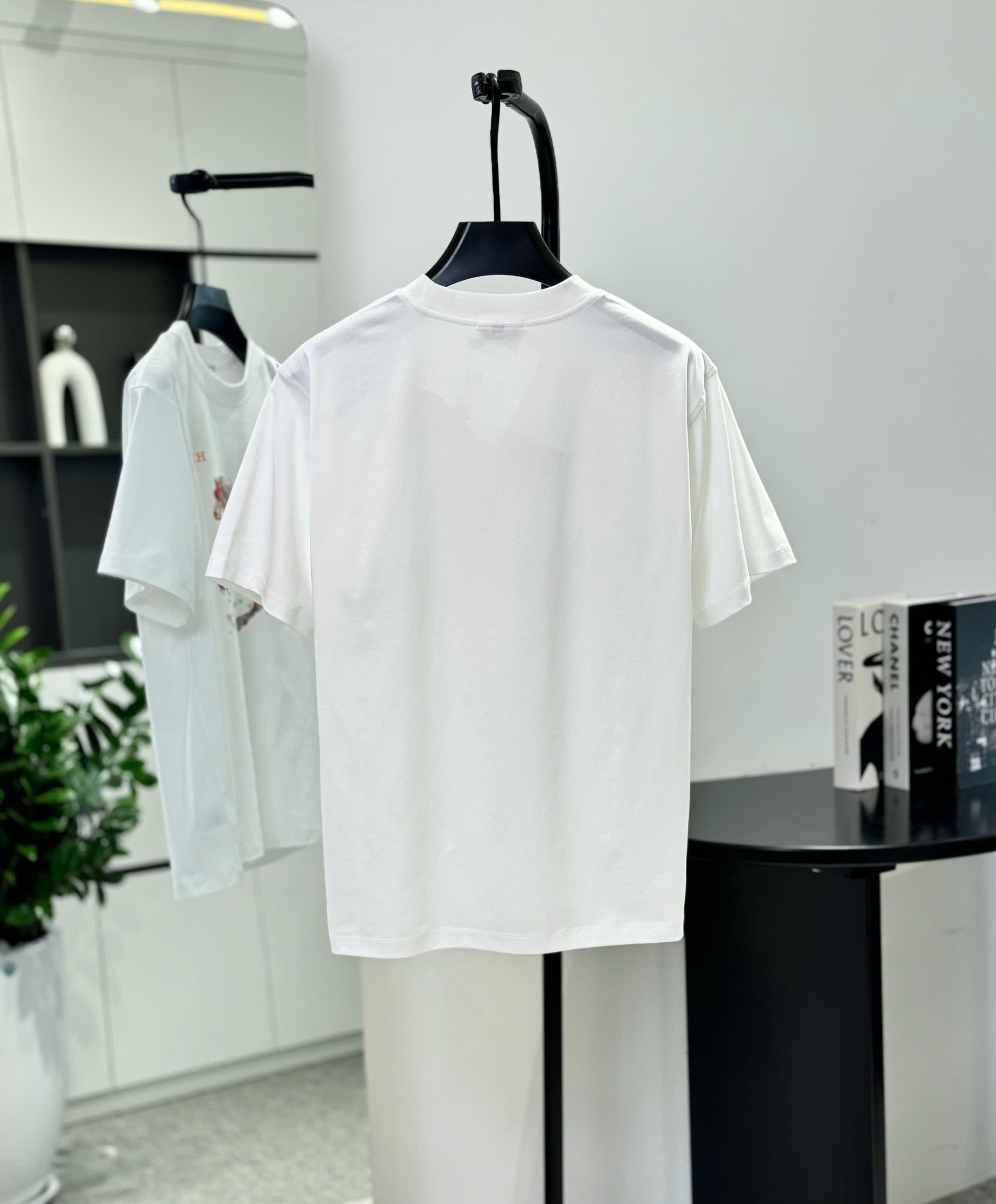 Áo phông T shirt Hermes HM họa tiết ngựa hoa Like Auth S-L DDT\trắng