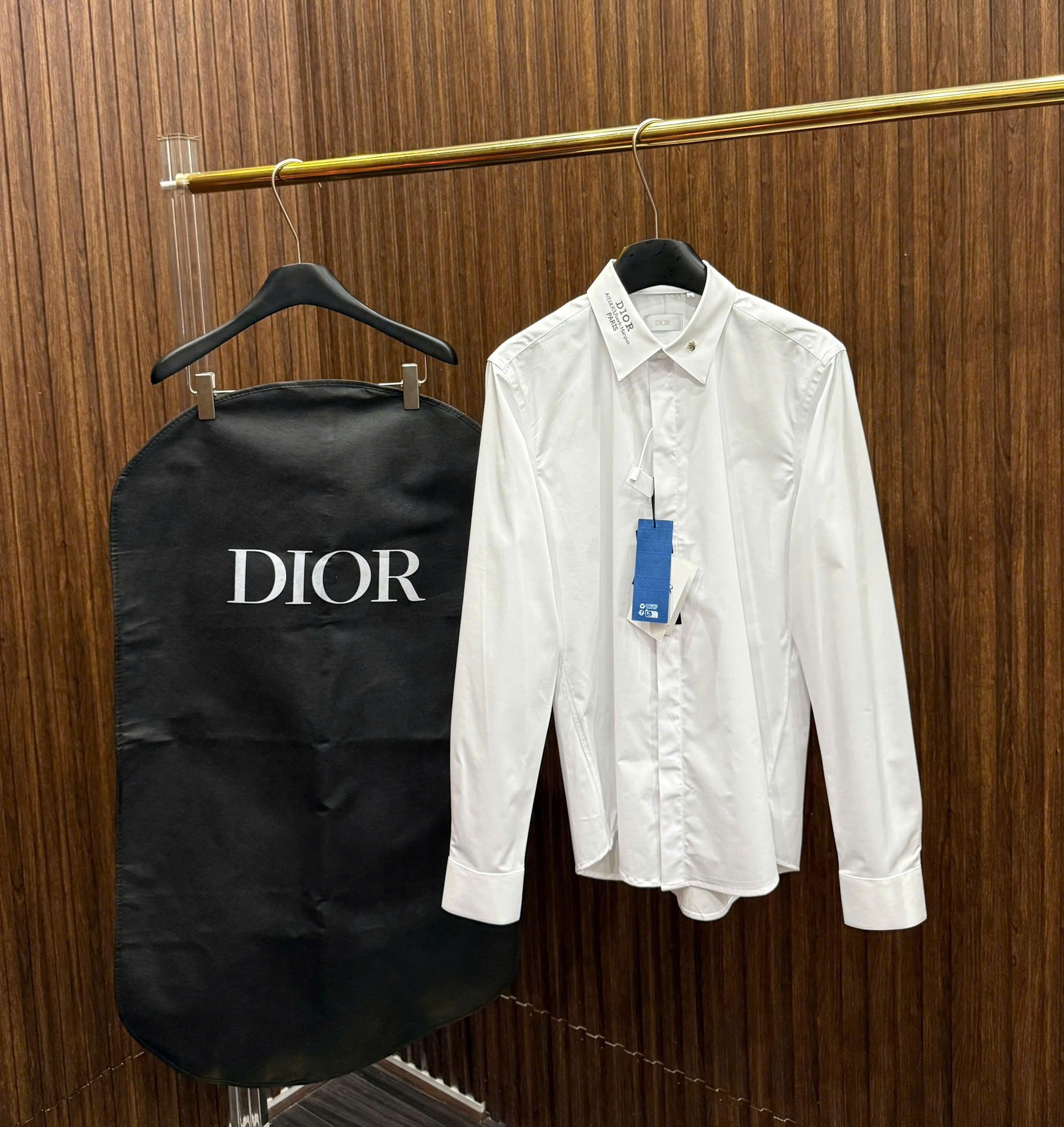 Áo sơ mi Dior CD logo thêu cổ tag ong bạc Like Auth S-XL MK