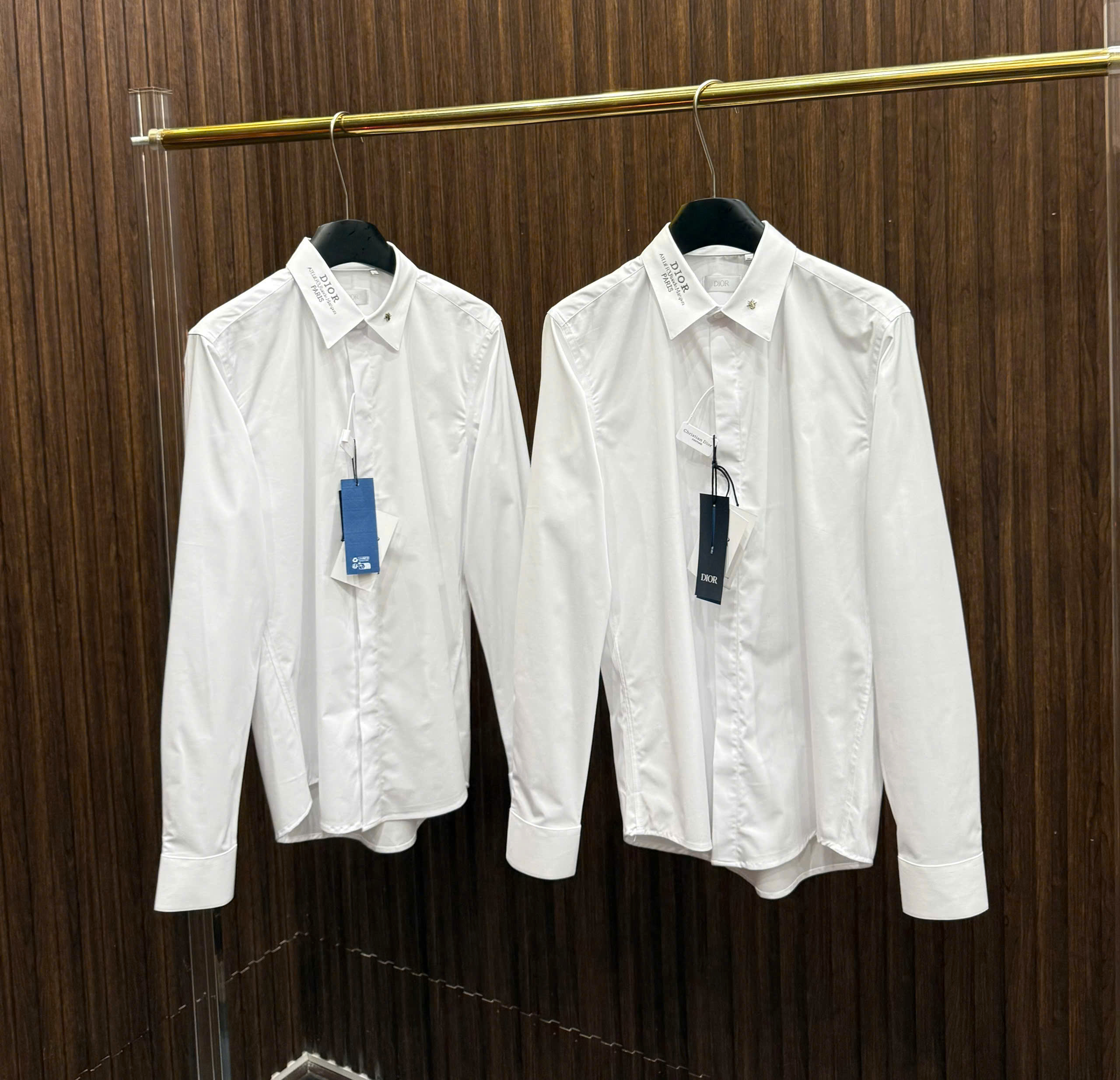 Áo sơ mi Dior CD logo thêu cổ tag ong bạc Like Auth S-XL MK