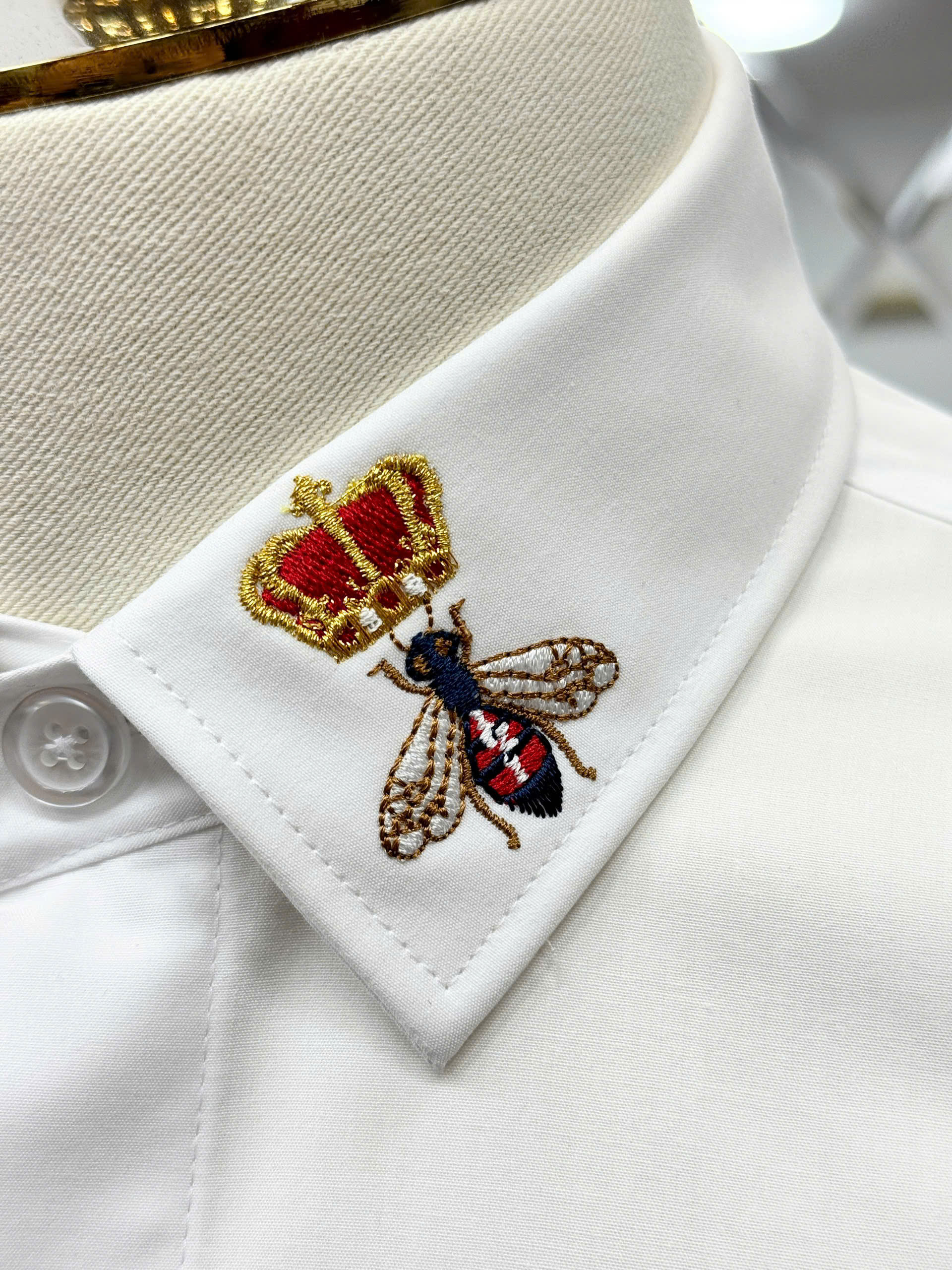 Áo sơ mi Dolce Gabbana DG logo thêu Ong vương miện cổ Like Auth 44-50 CD